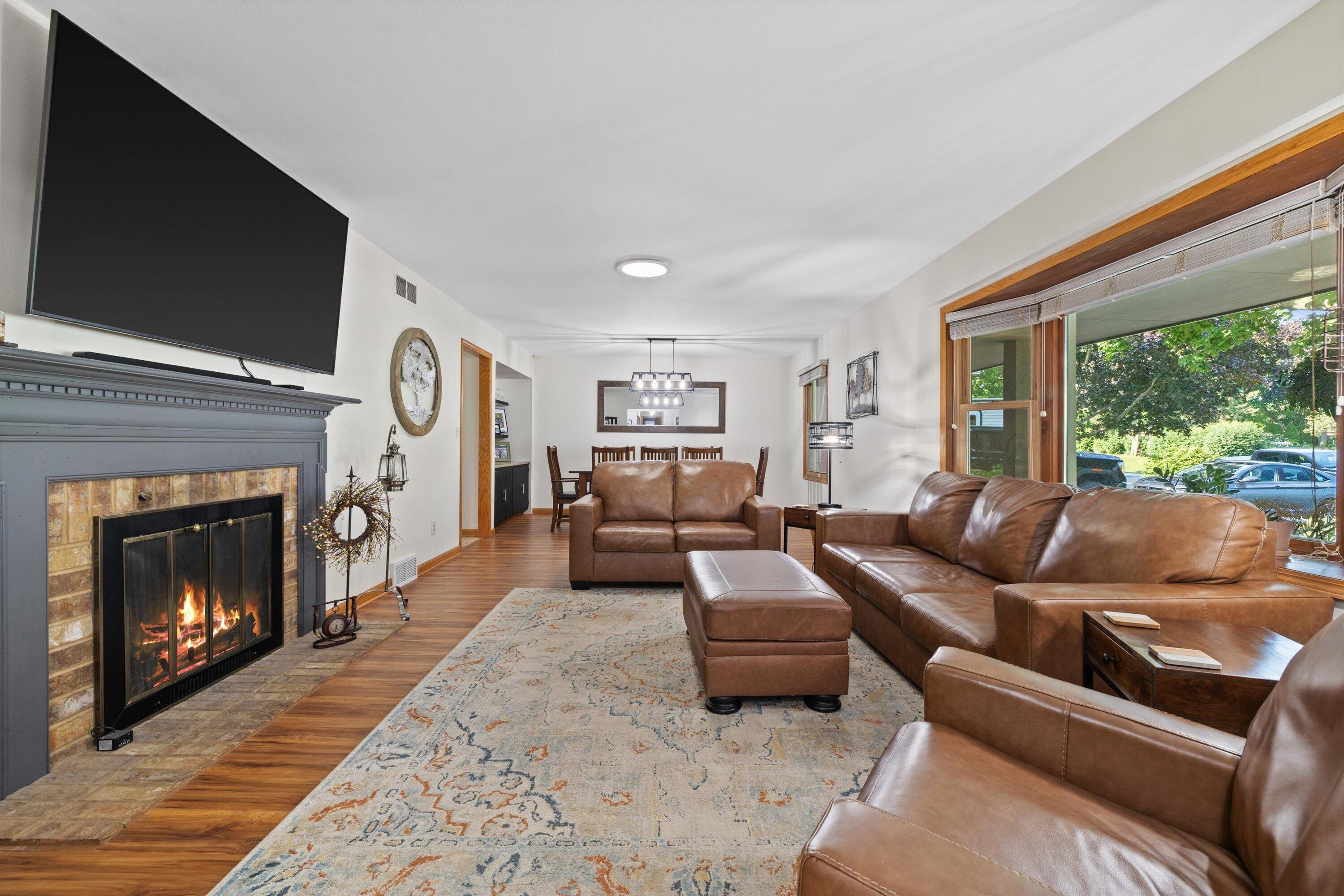 1800 Centennial Ln