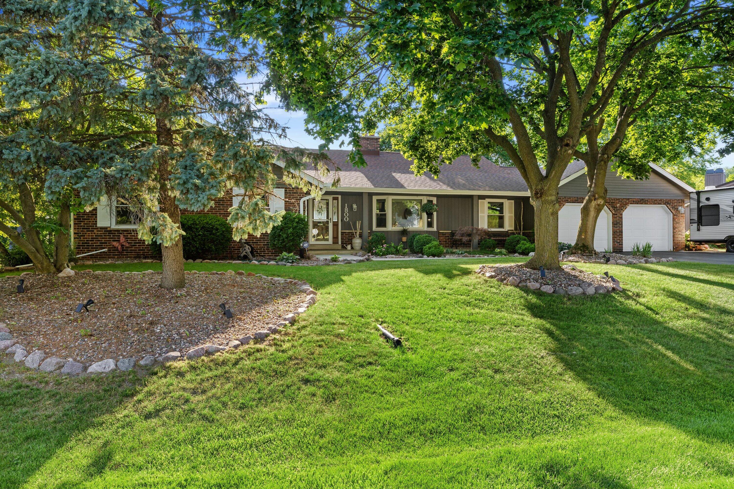 1800 Centennial Ln