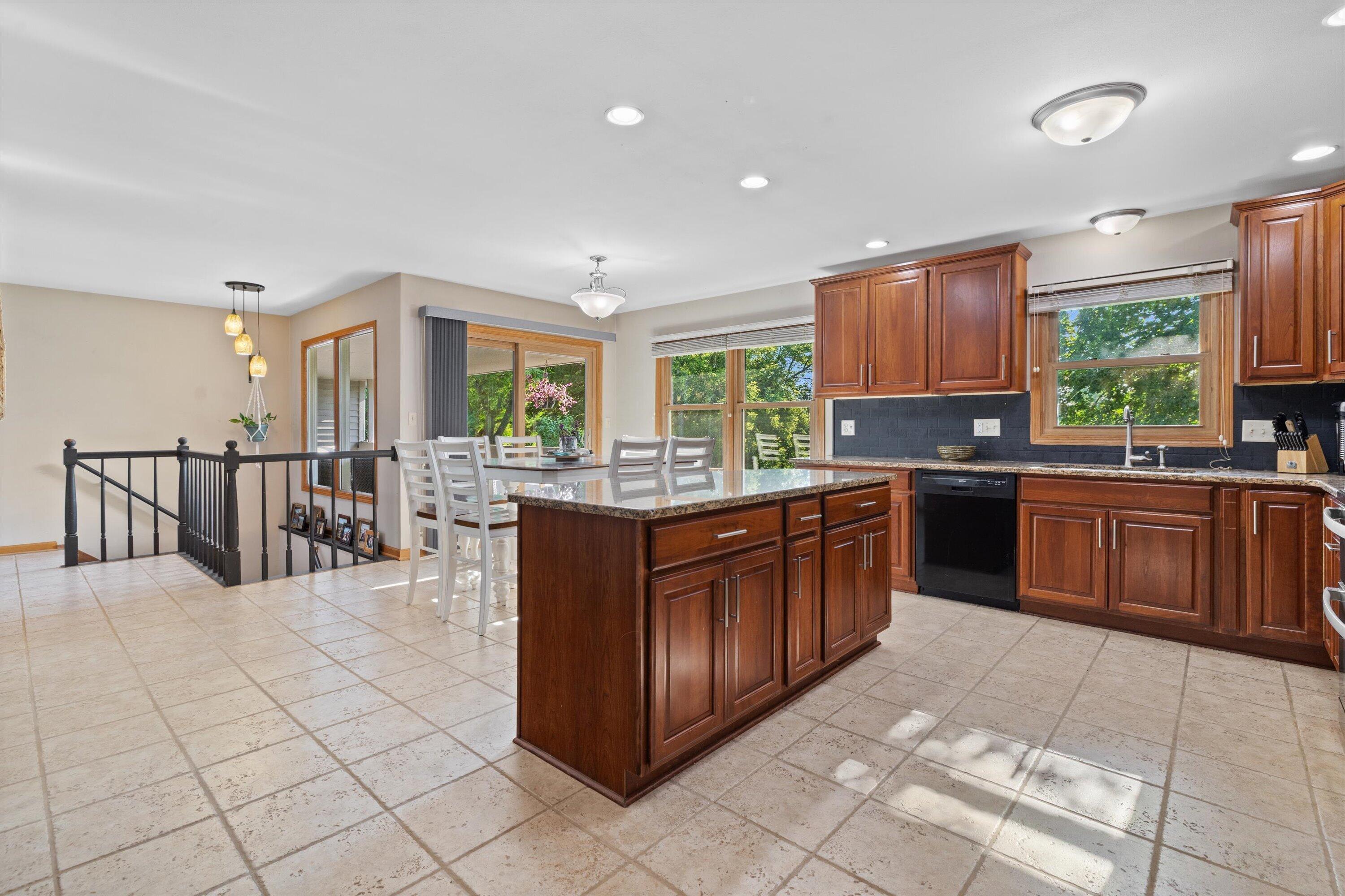 1800 Centennial Ln