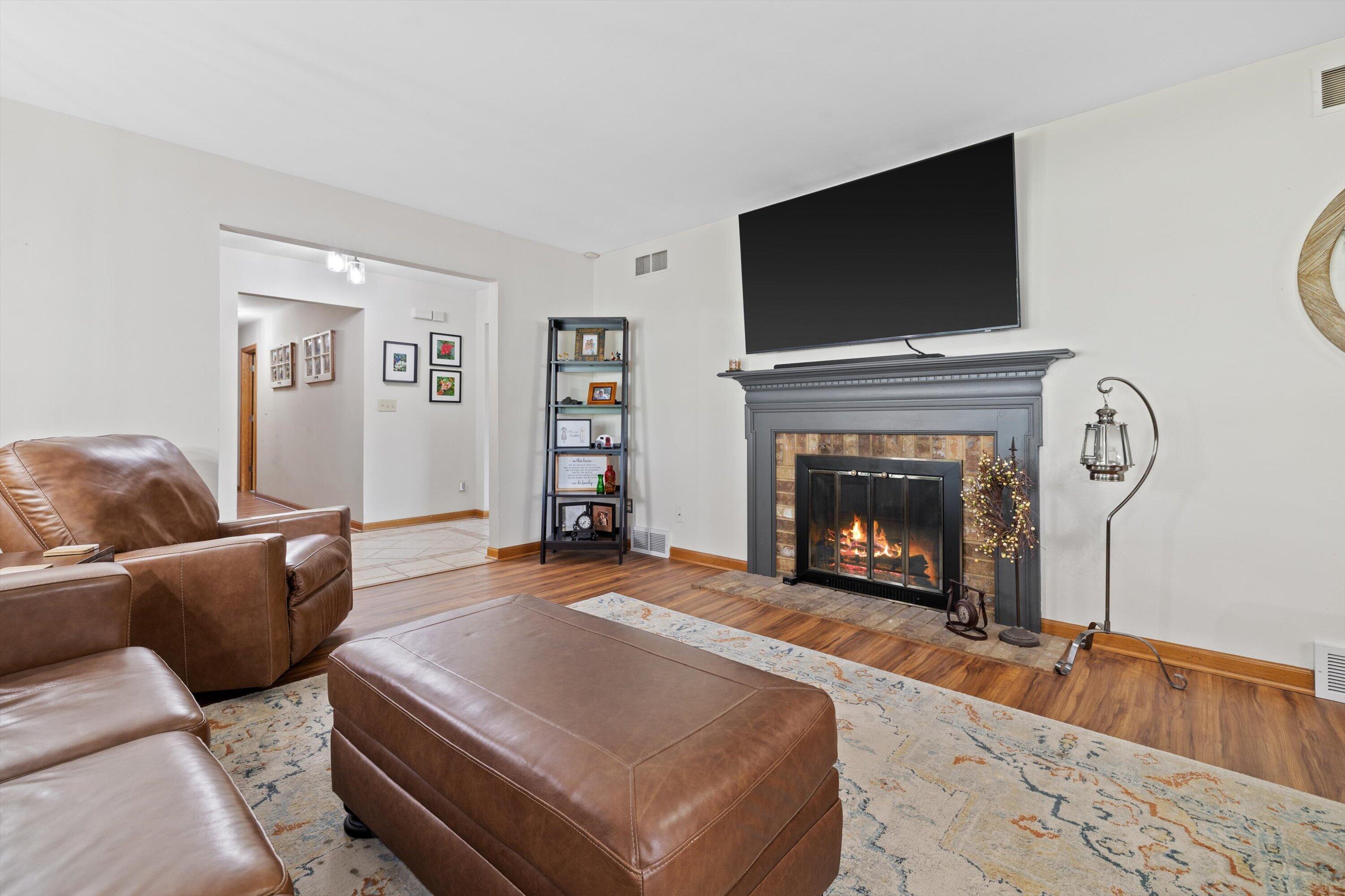 1800 Centennial Ln