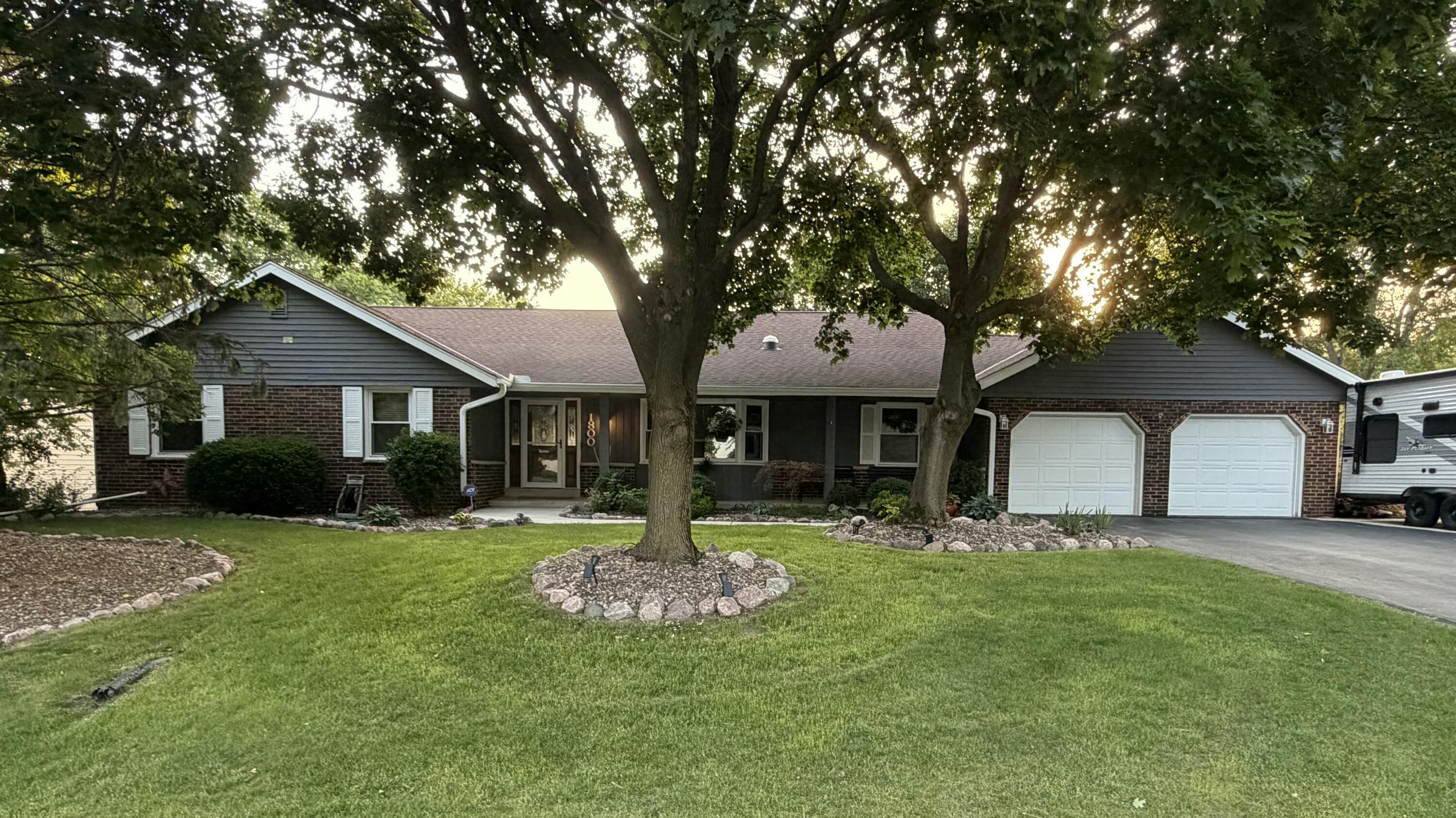 1800 Centennial Ln