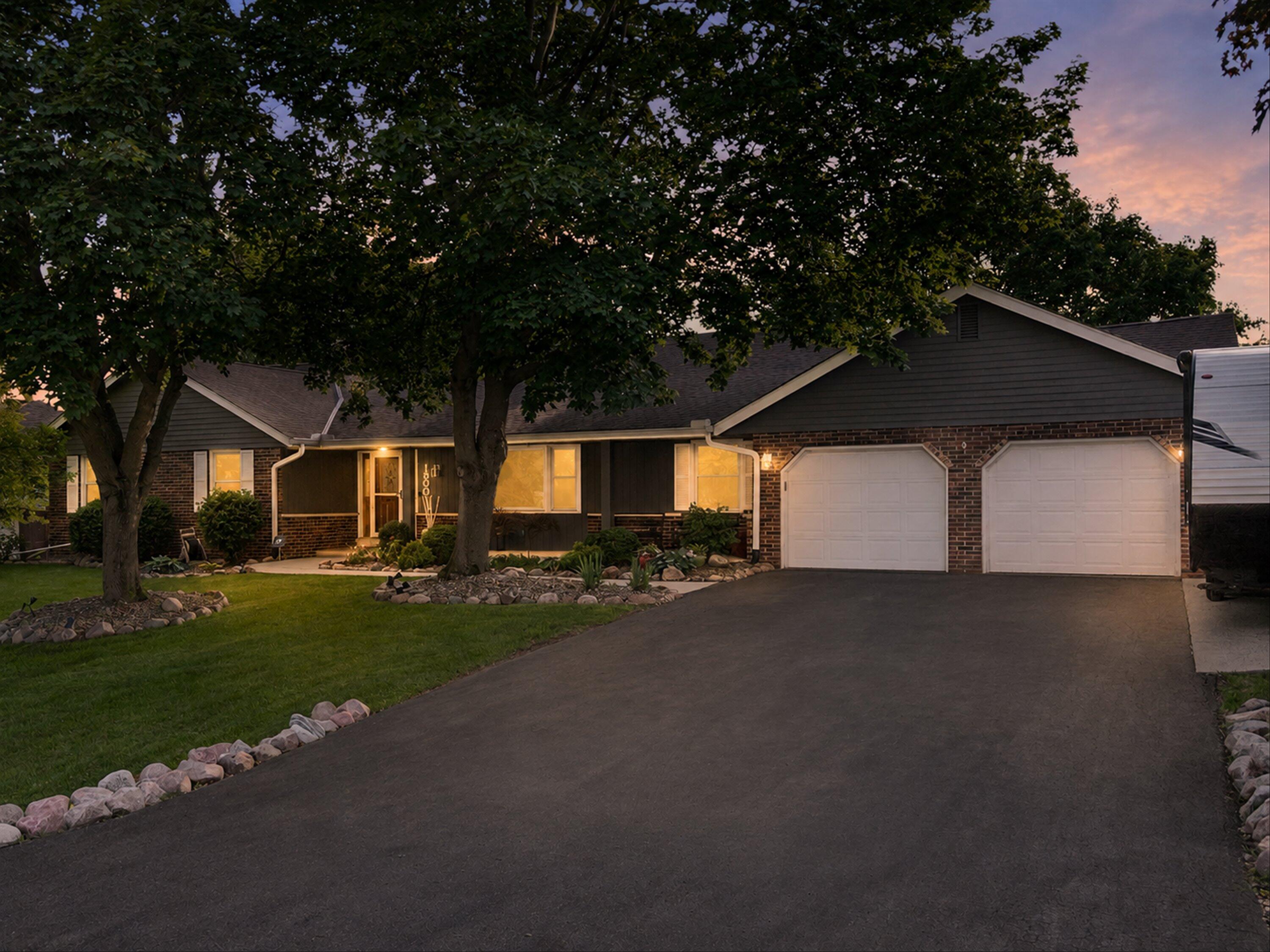 1800 Centennial Ln