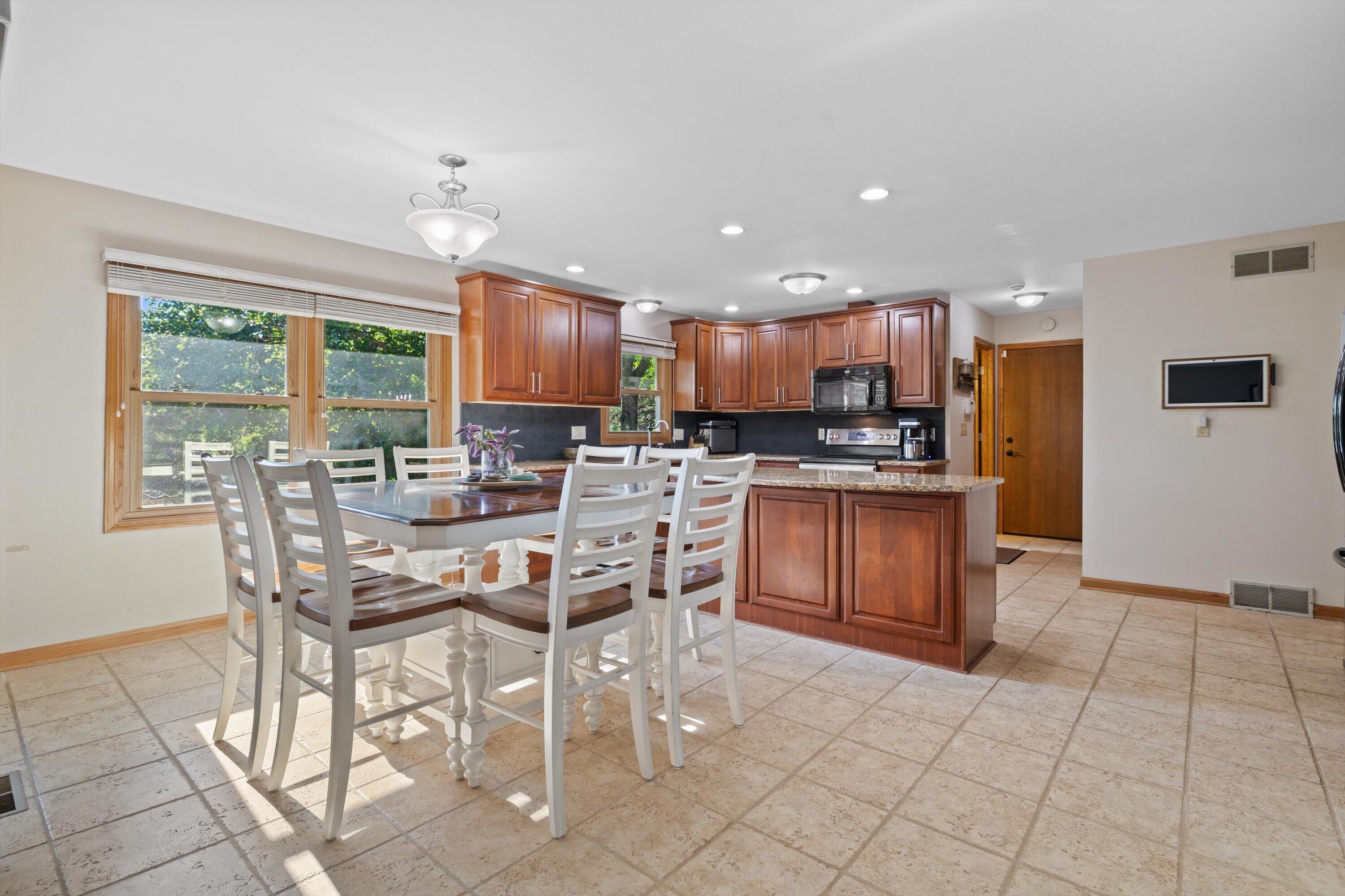 1800 Centennial Ln