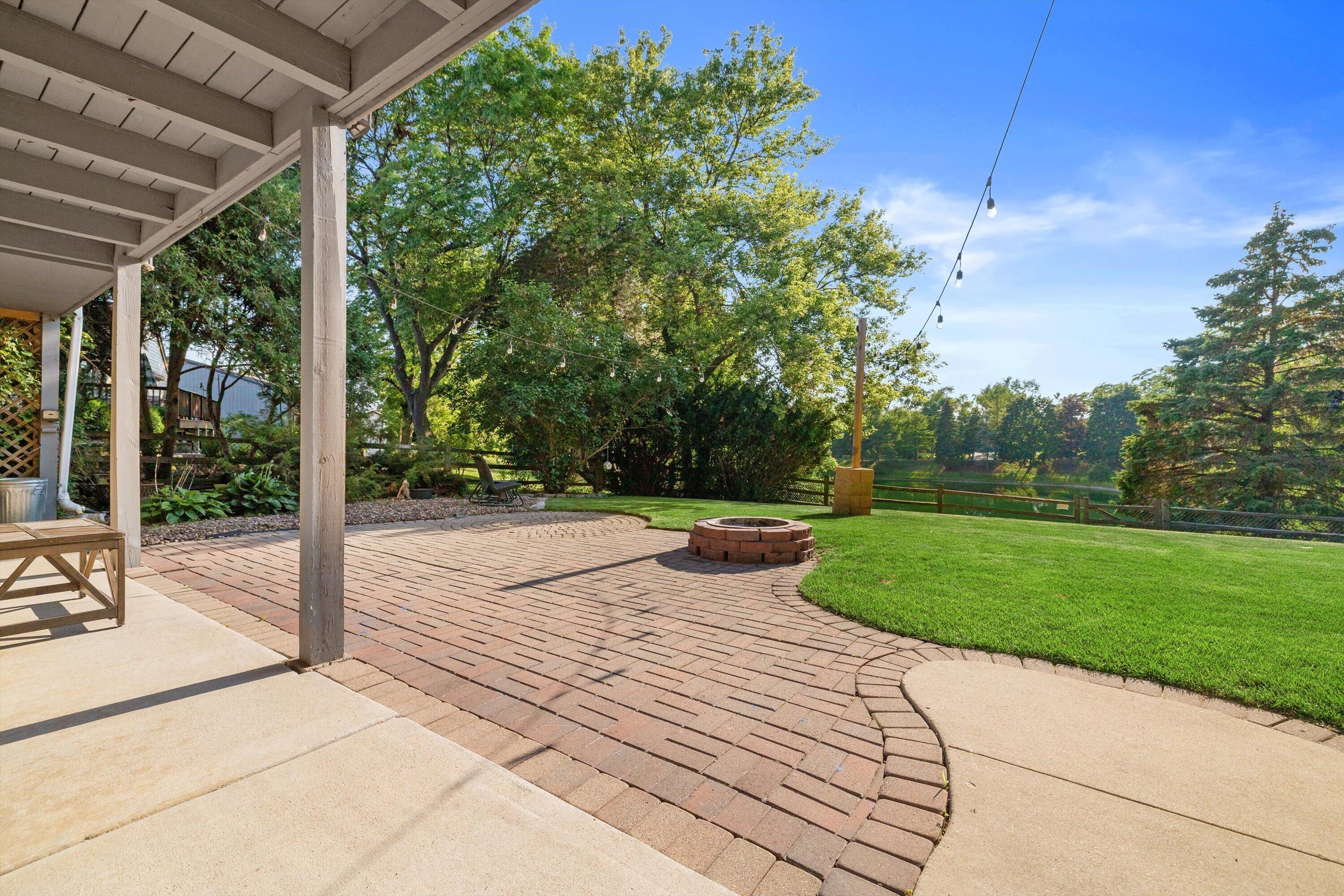 1800 Centennial Ln