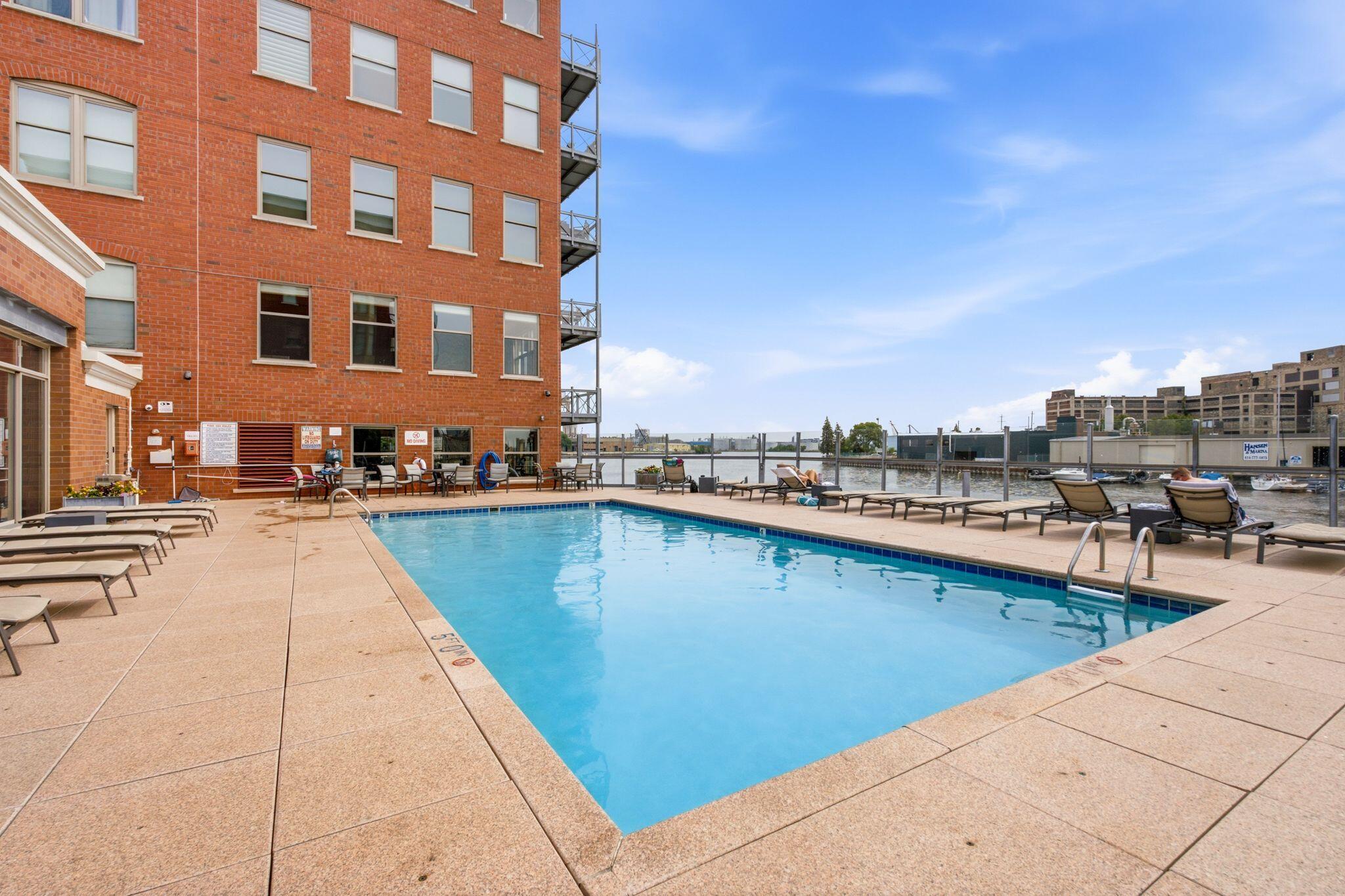 541 E Erie St, 311