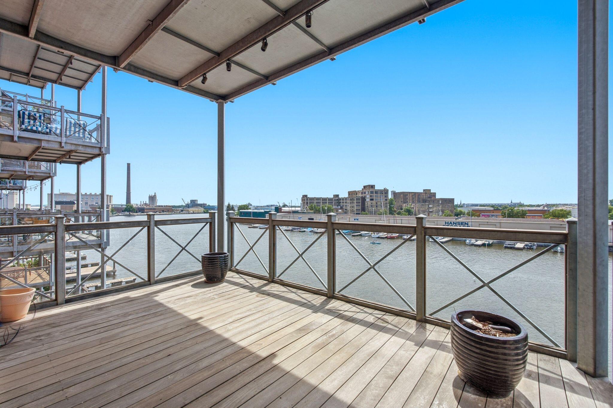 541 E Erie St, 311