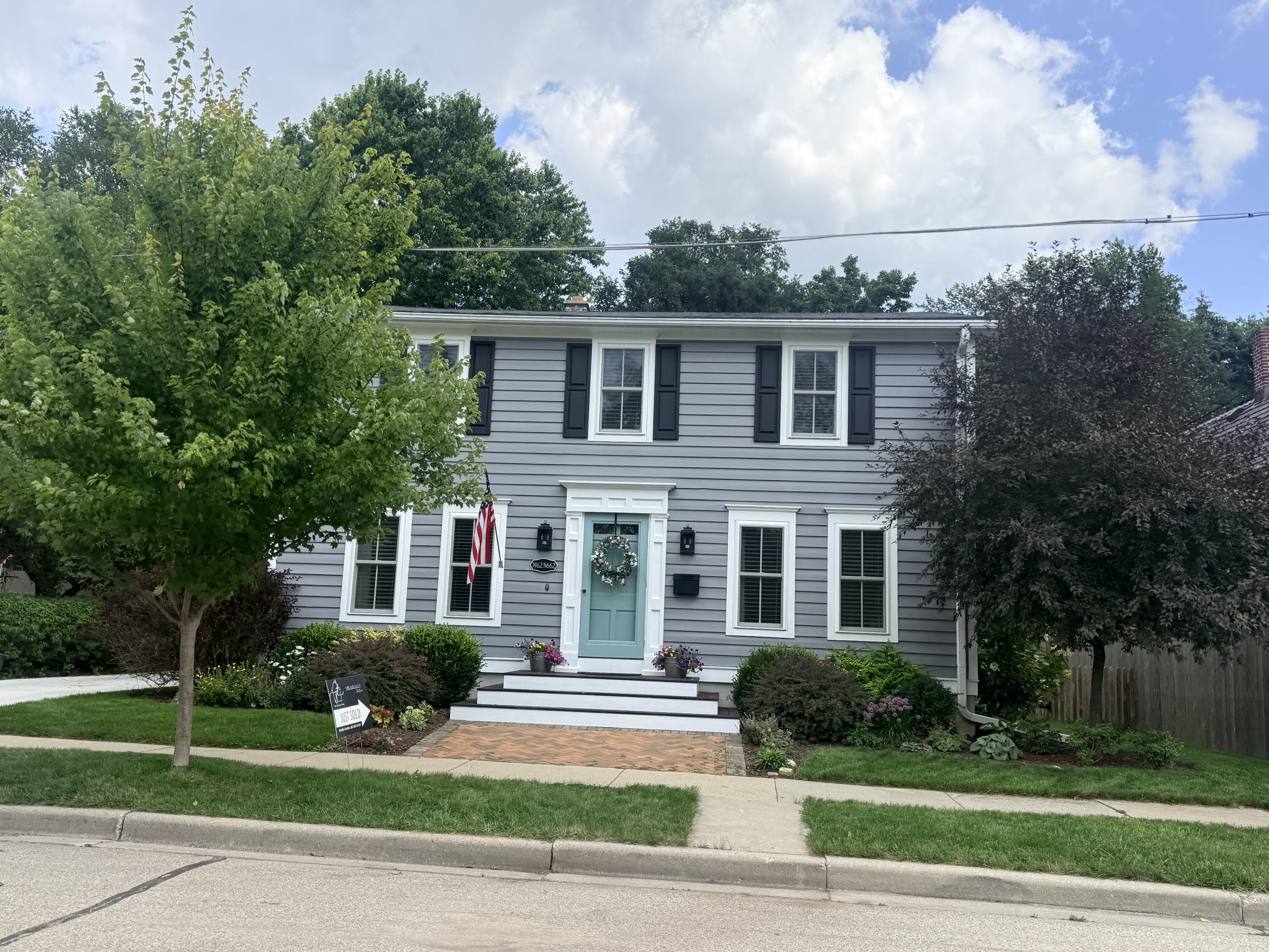 W62N662 Riveredge Dr