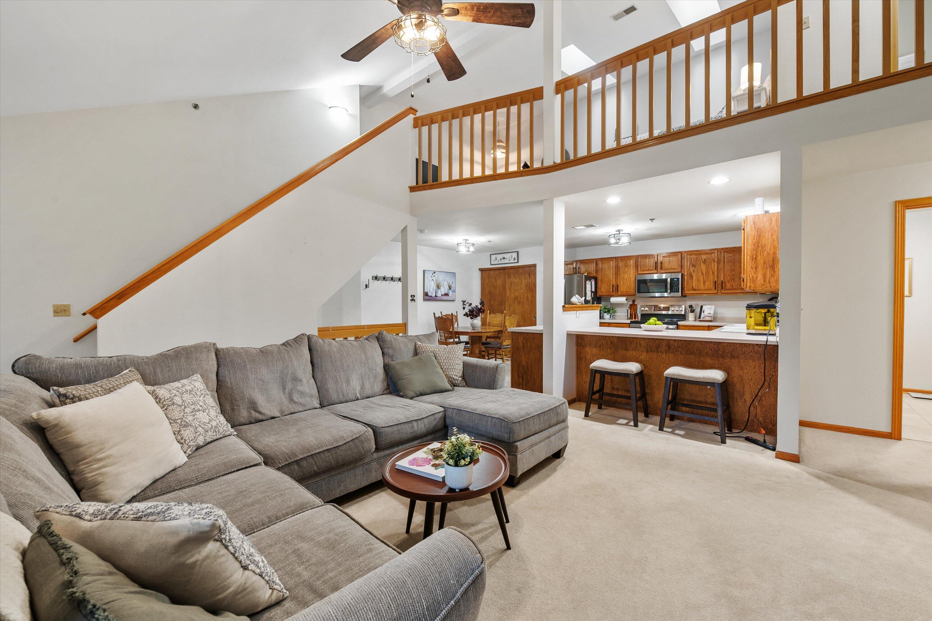 1976 Parknoll Ln