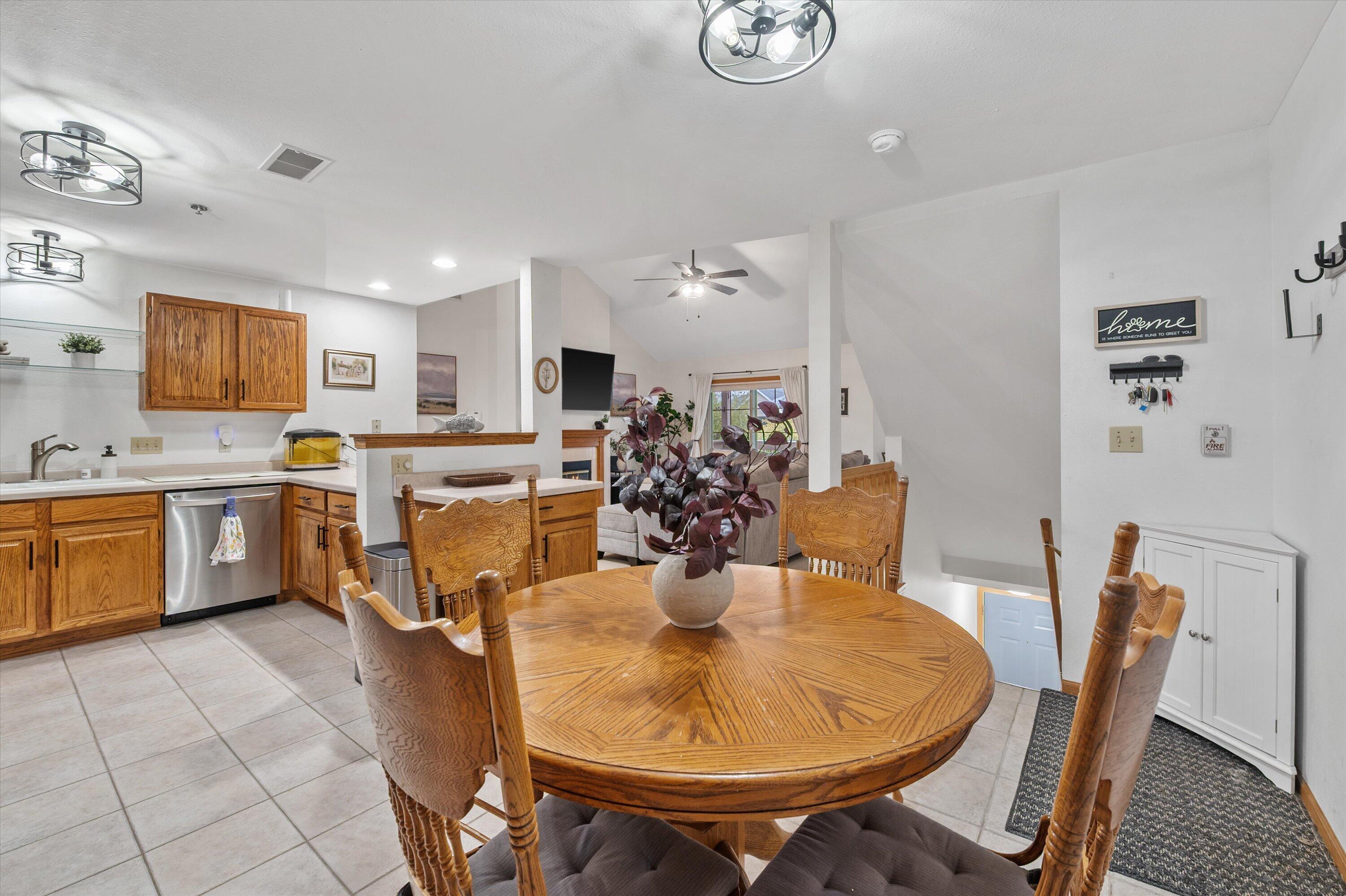 1976 Parknoll Ln