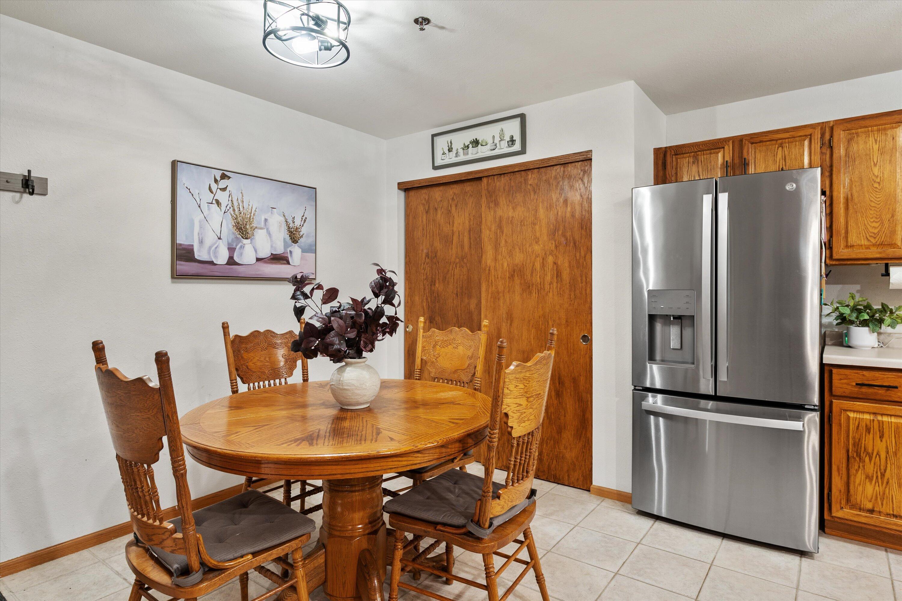 1976 Parknoll Ln