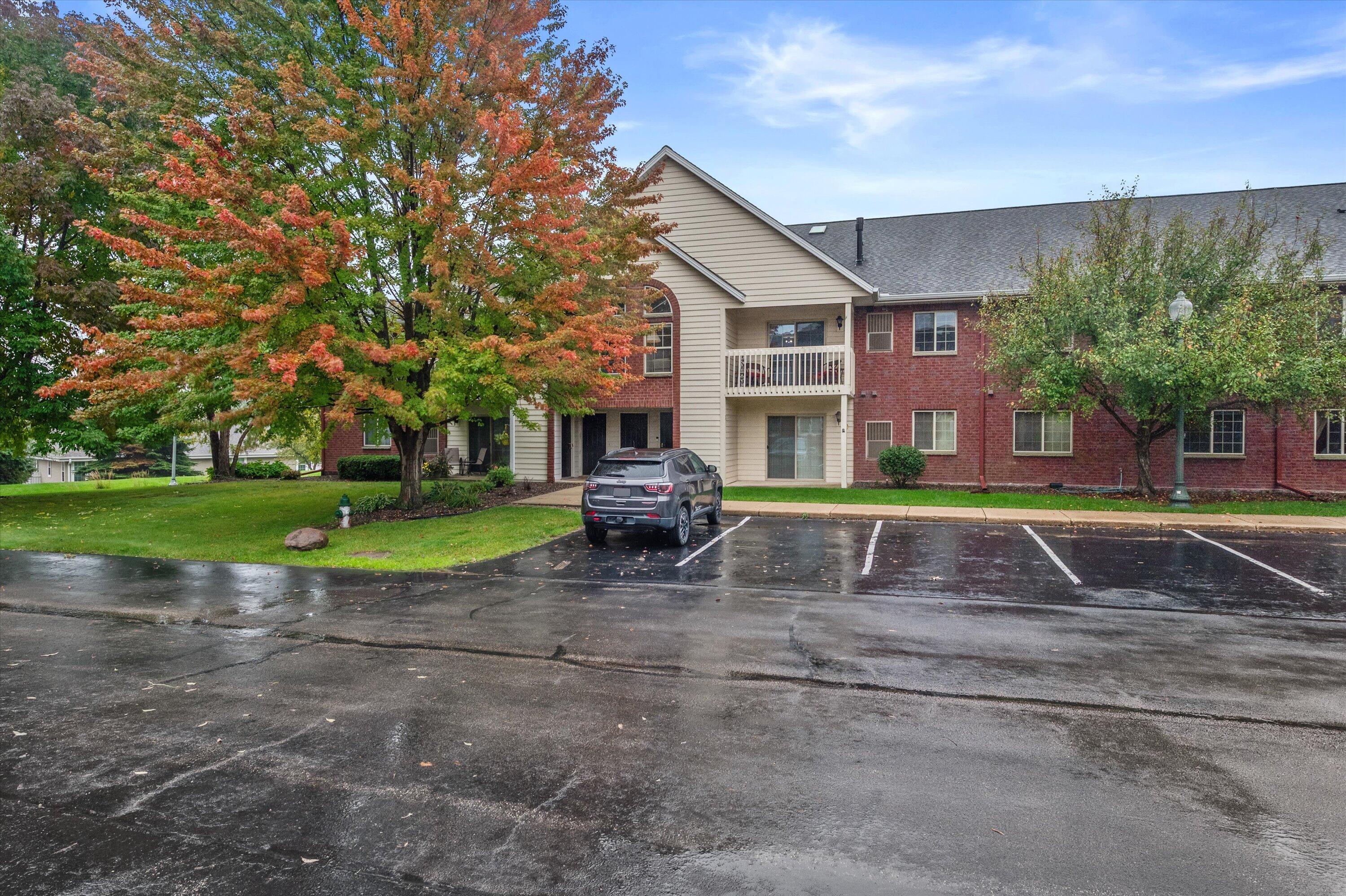 1976 Parknoll Ln