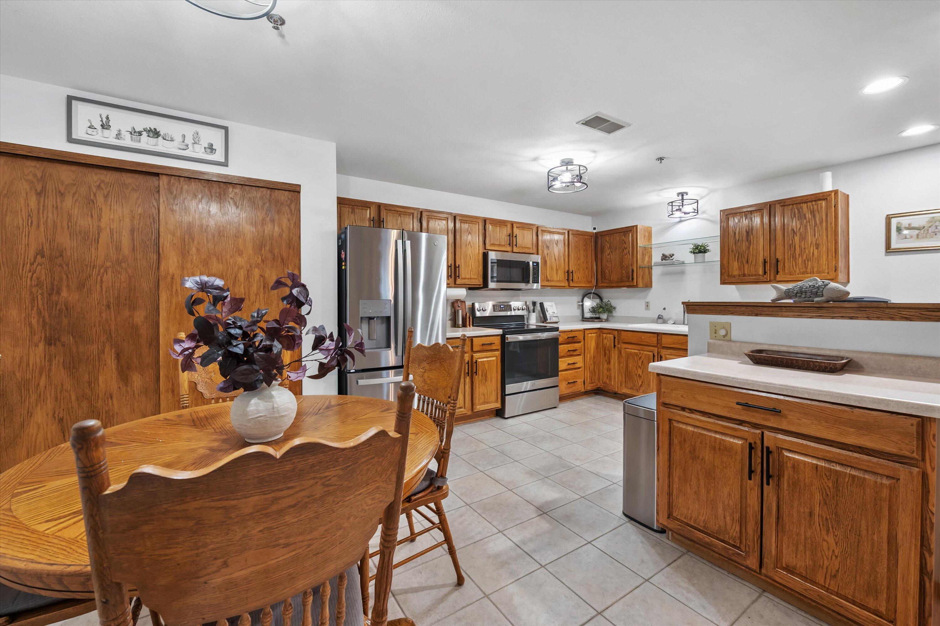 1976 Parknoll Ln
