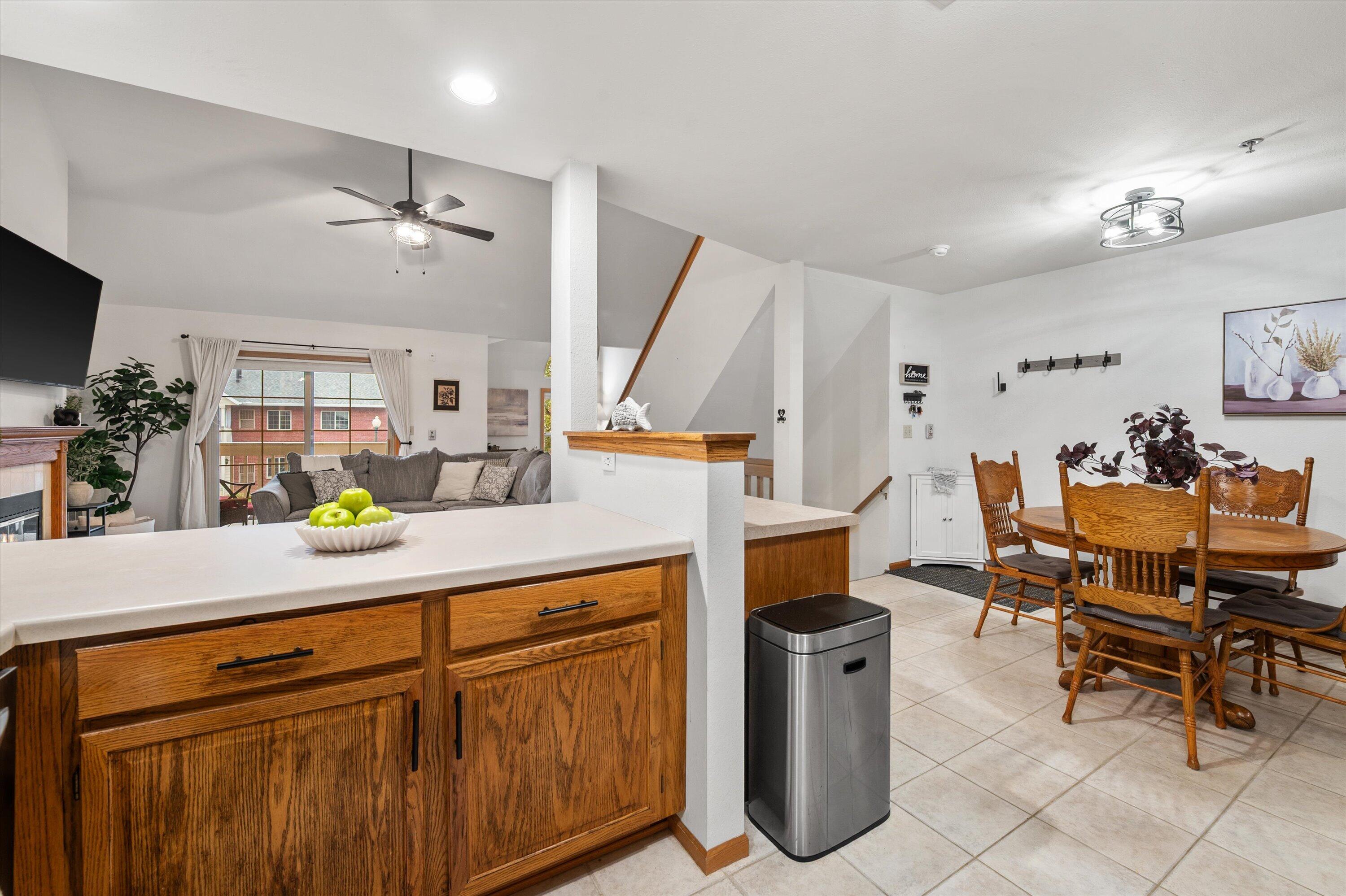 1976 Parknoll Ln