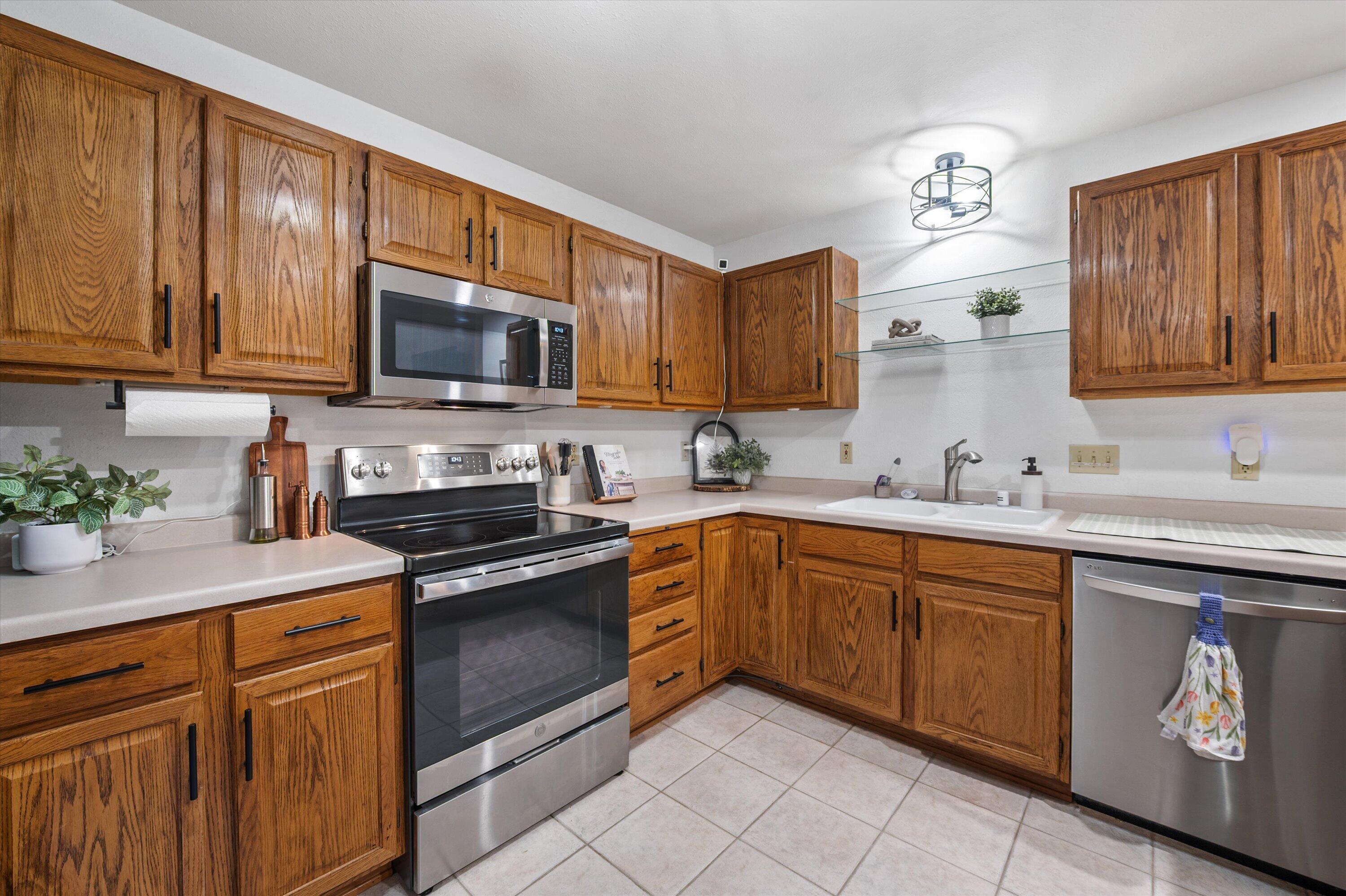 1976 Parknoll Ln