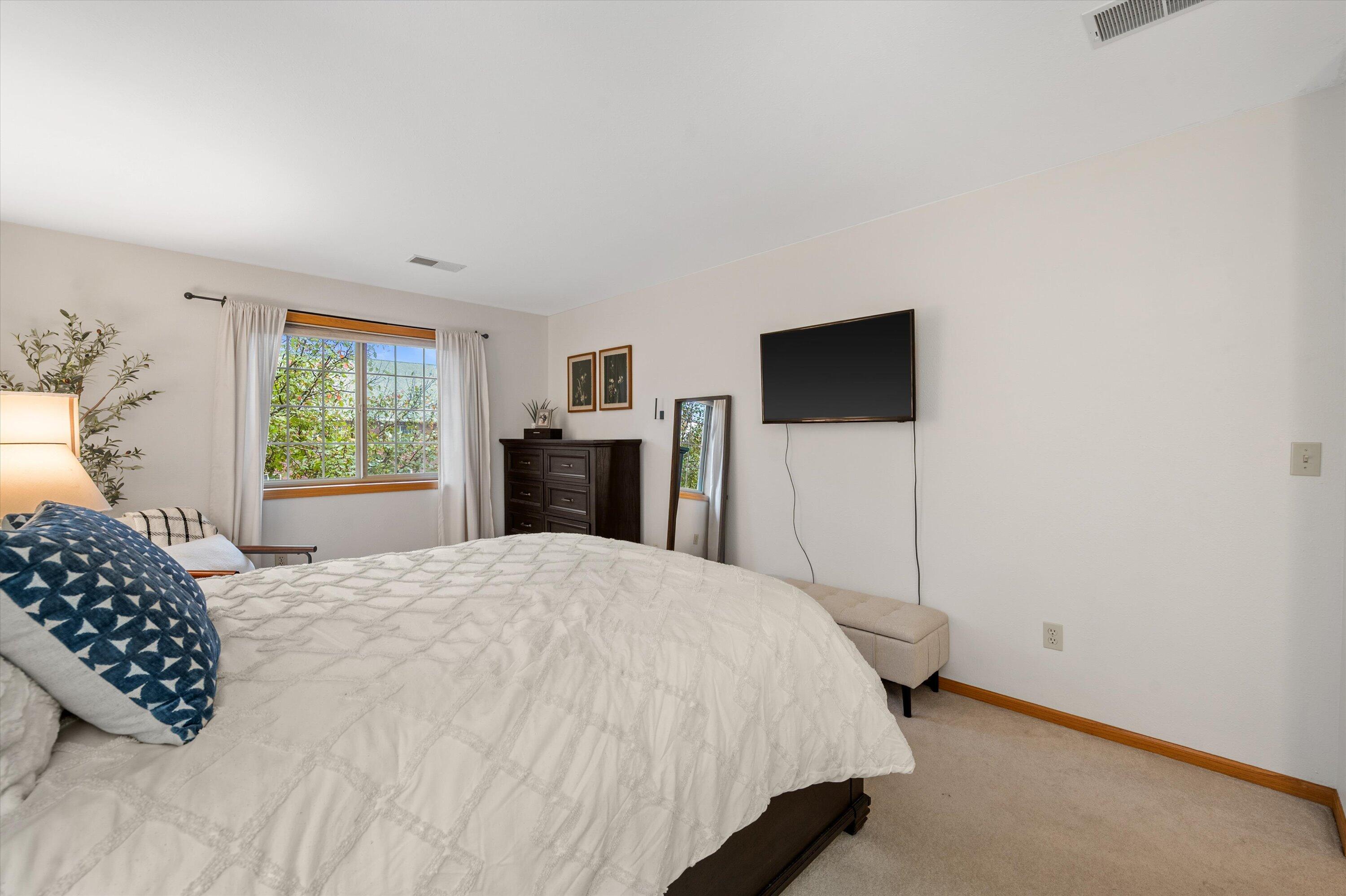 1976 Parknoll Ln