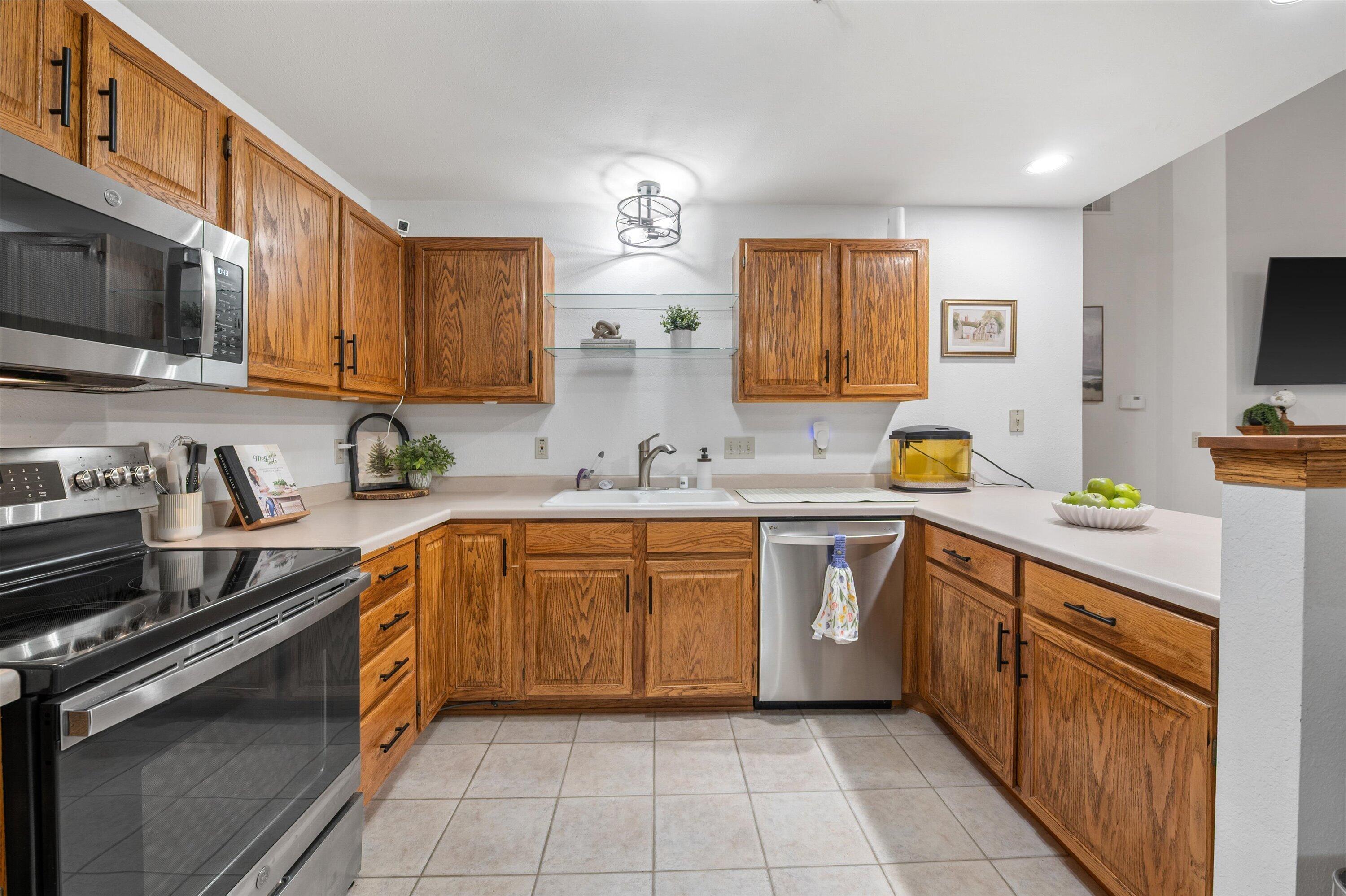 1976 Parknoll Ln