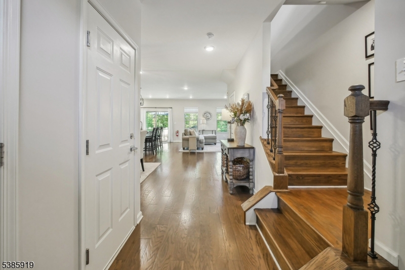 56 Albert Ct