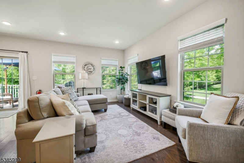56 Albert Ct