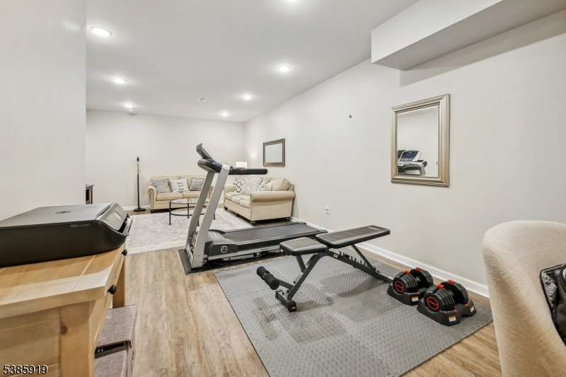 56 Albert Ct