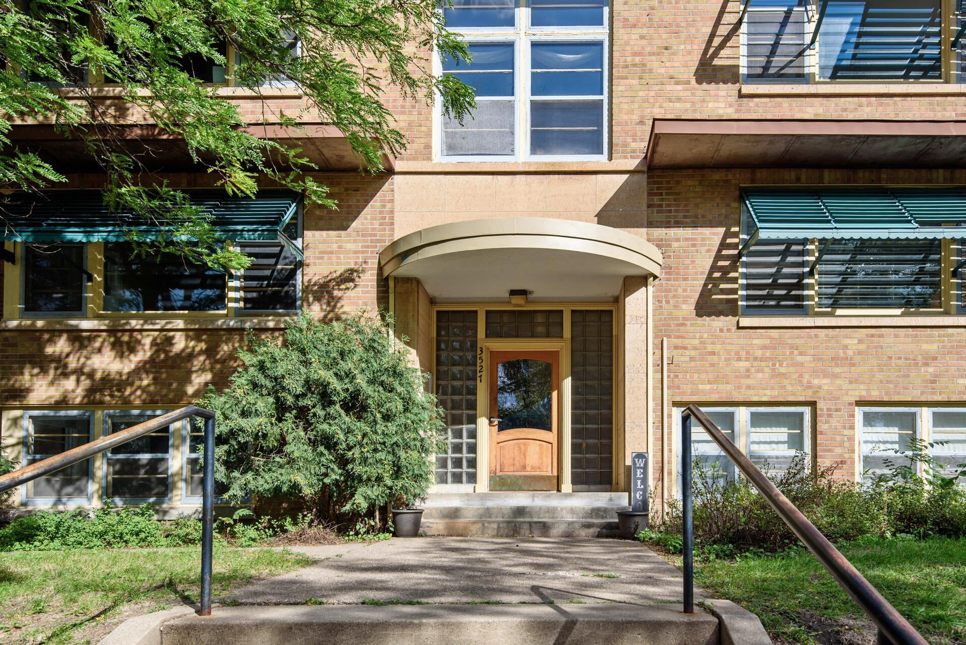 3527 Dupont Avenue S Unit: 4