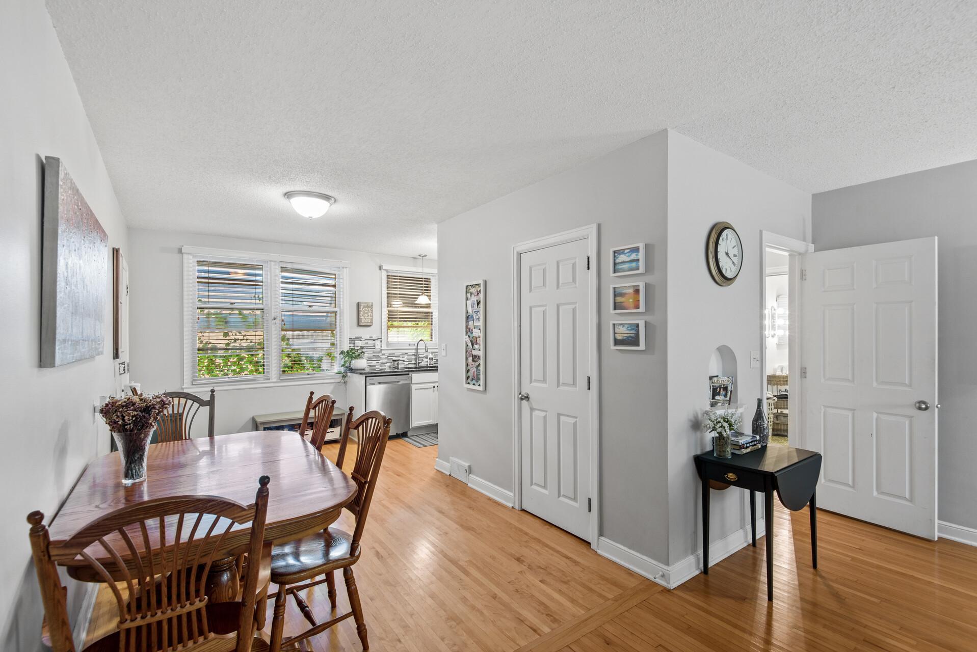 3527 Dupont Avenue S Unit: 4