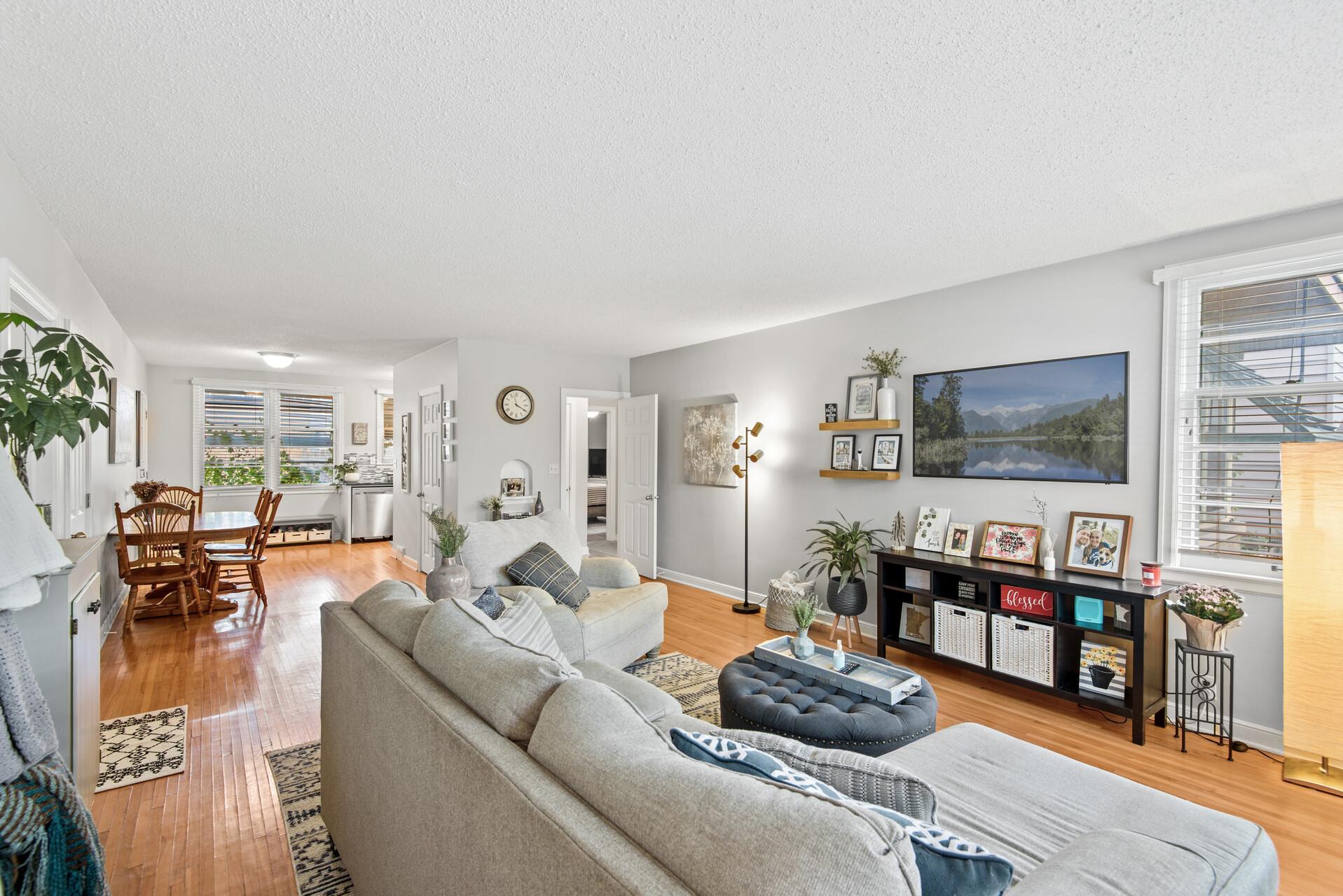 3527 Dupont Avenue S Unit: 4