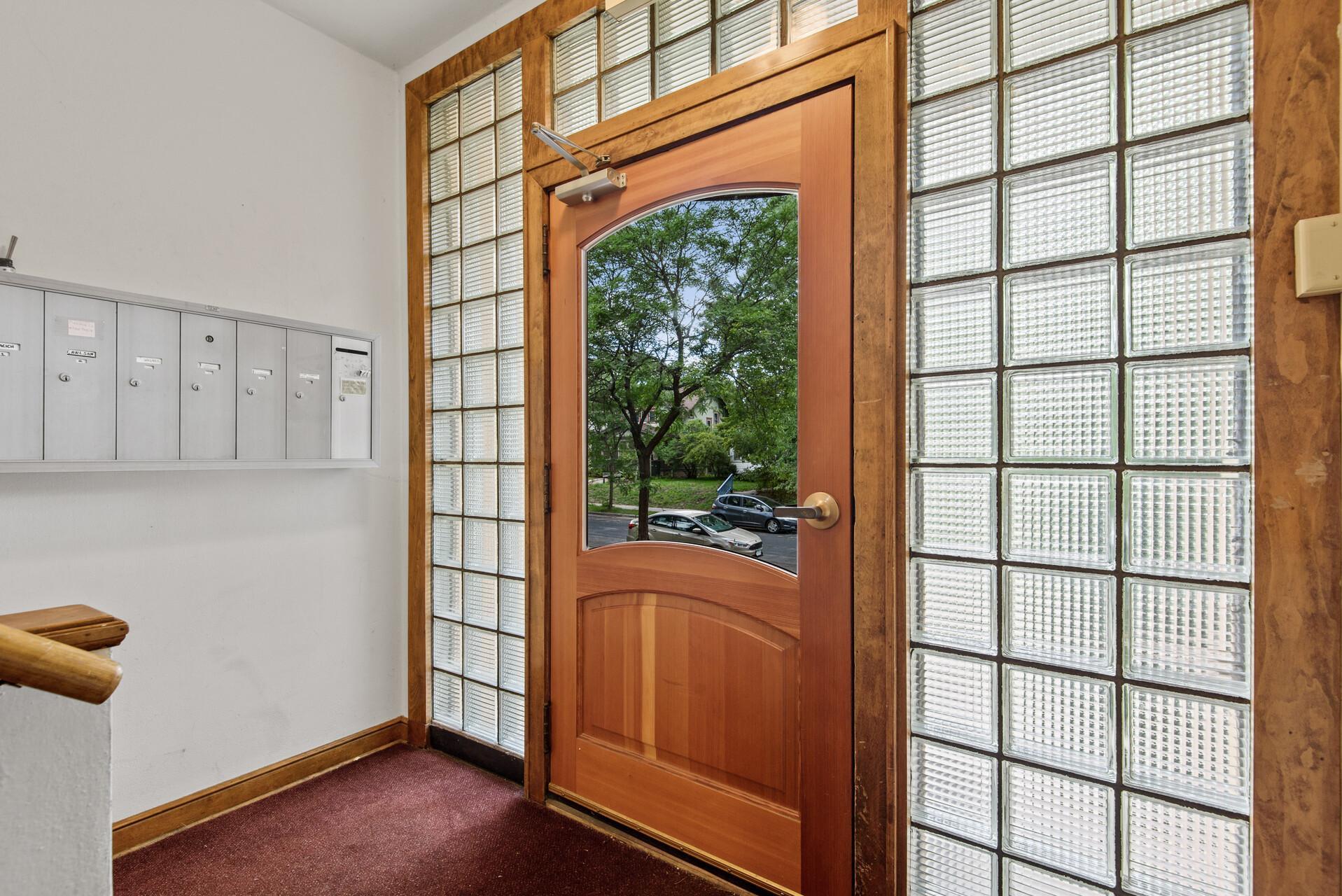 3527 Dupont Avenue S Unit: 4