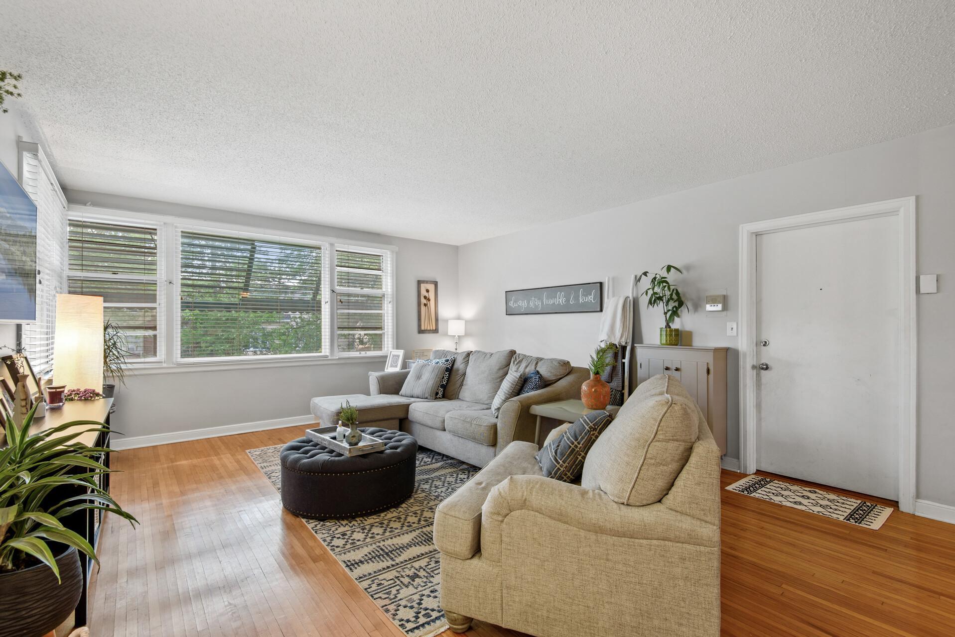 3527 Dupont Avenue S Unit: 4