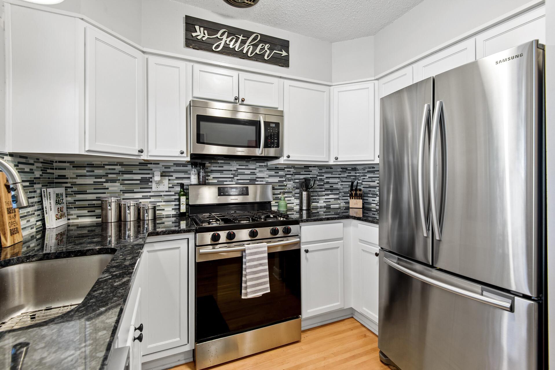 3527 Dupont Avenue S Unit: 4