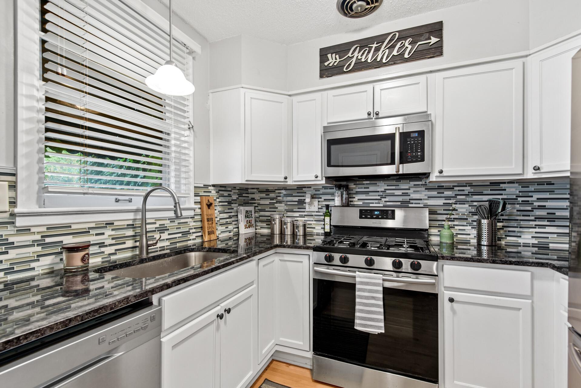 3527 Dupont Avenue S Unit: 4
