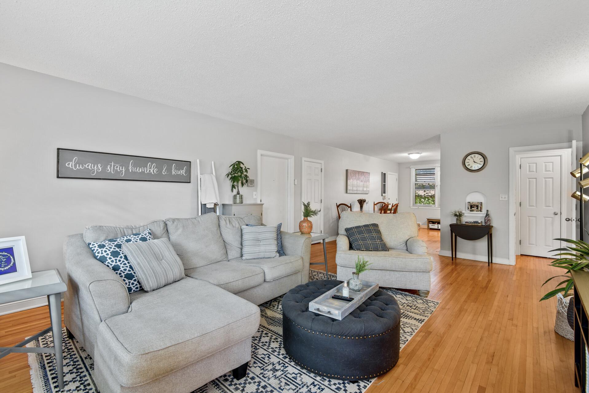 3527 Dupont Avenue S Unit: 4