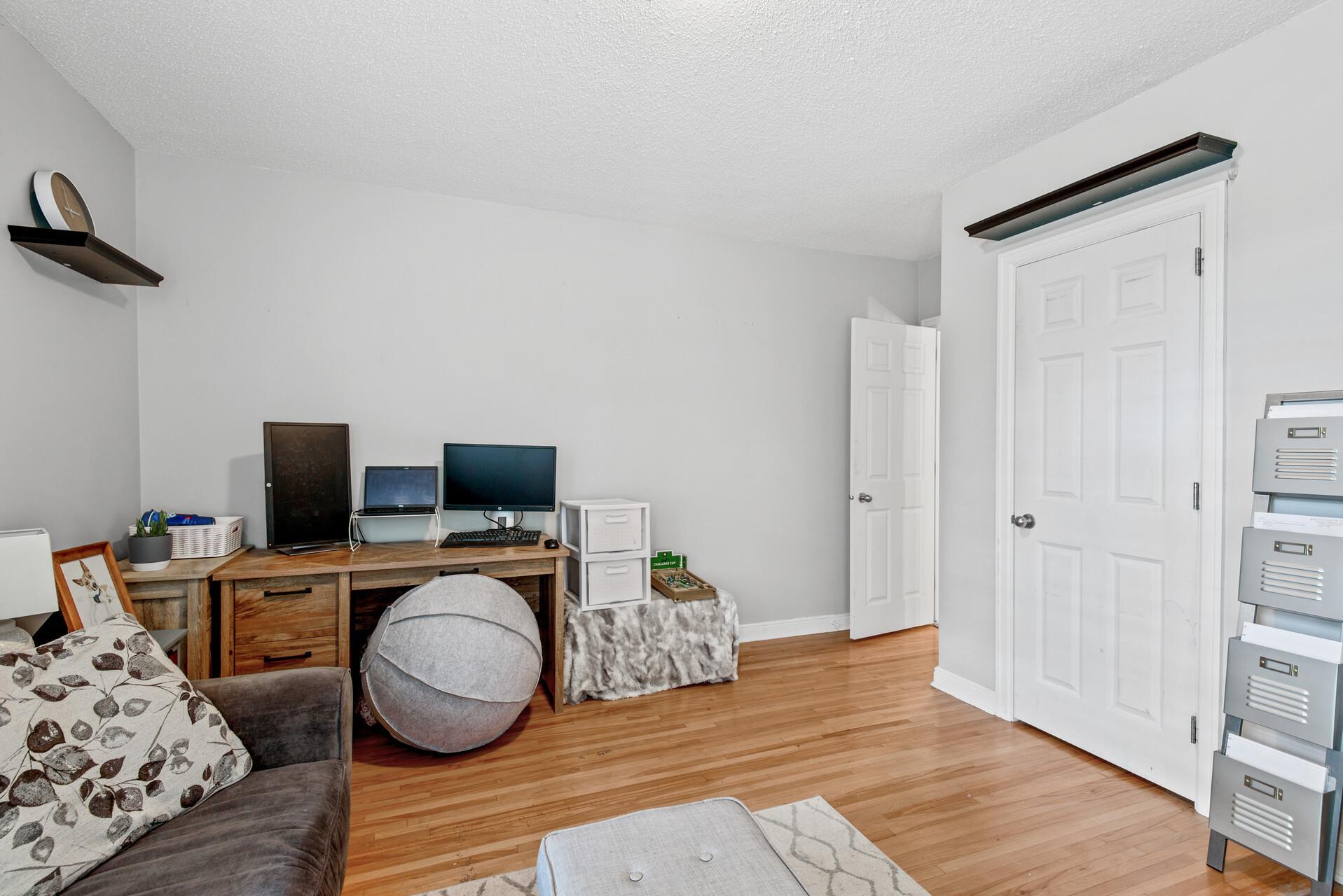 3527 Dupont Avenue S Unit: 4