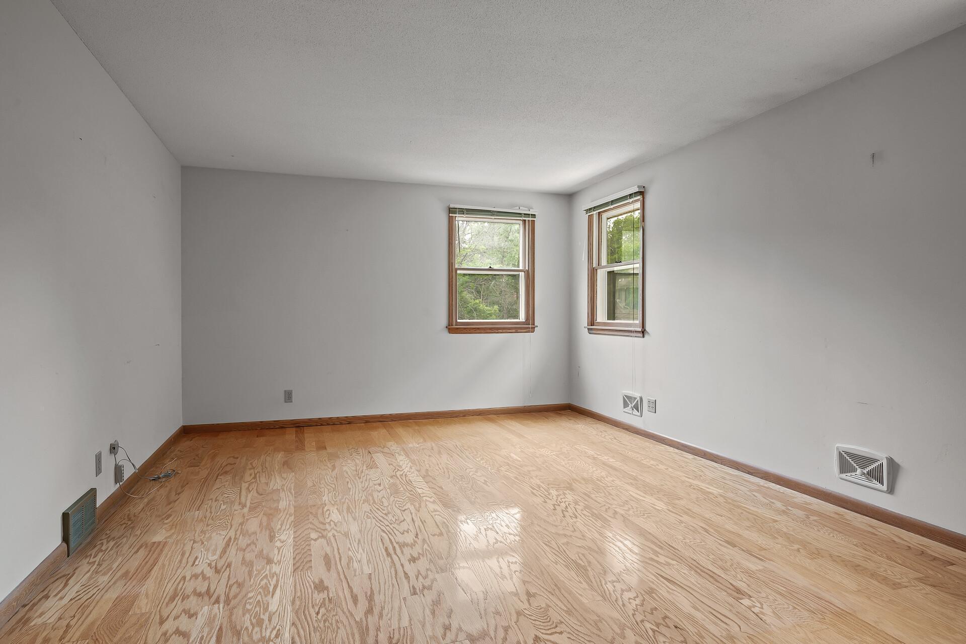 9 Woodhill Lane