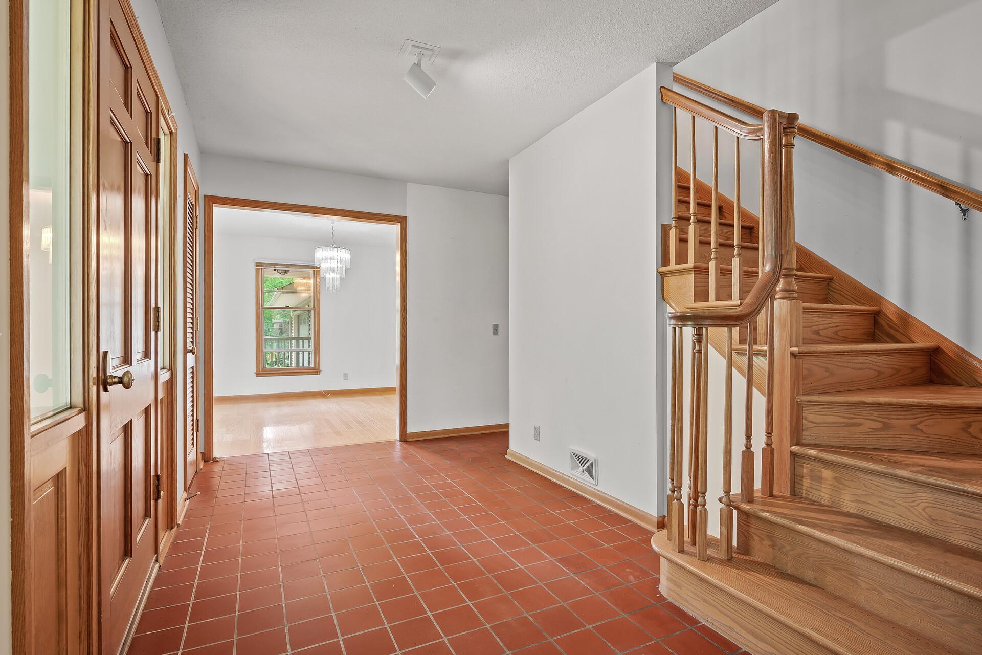 9 Woodhill Lane
