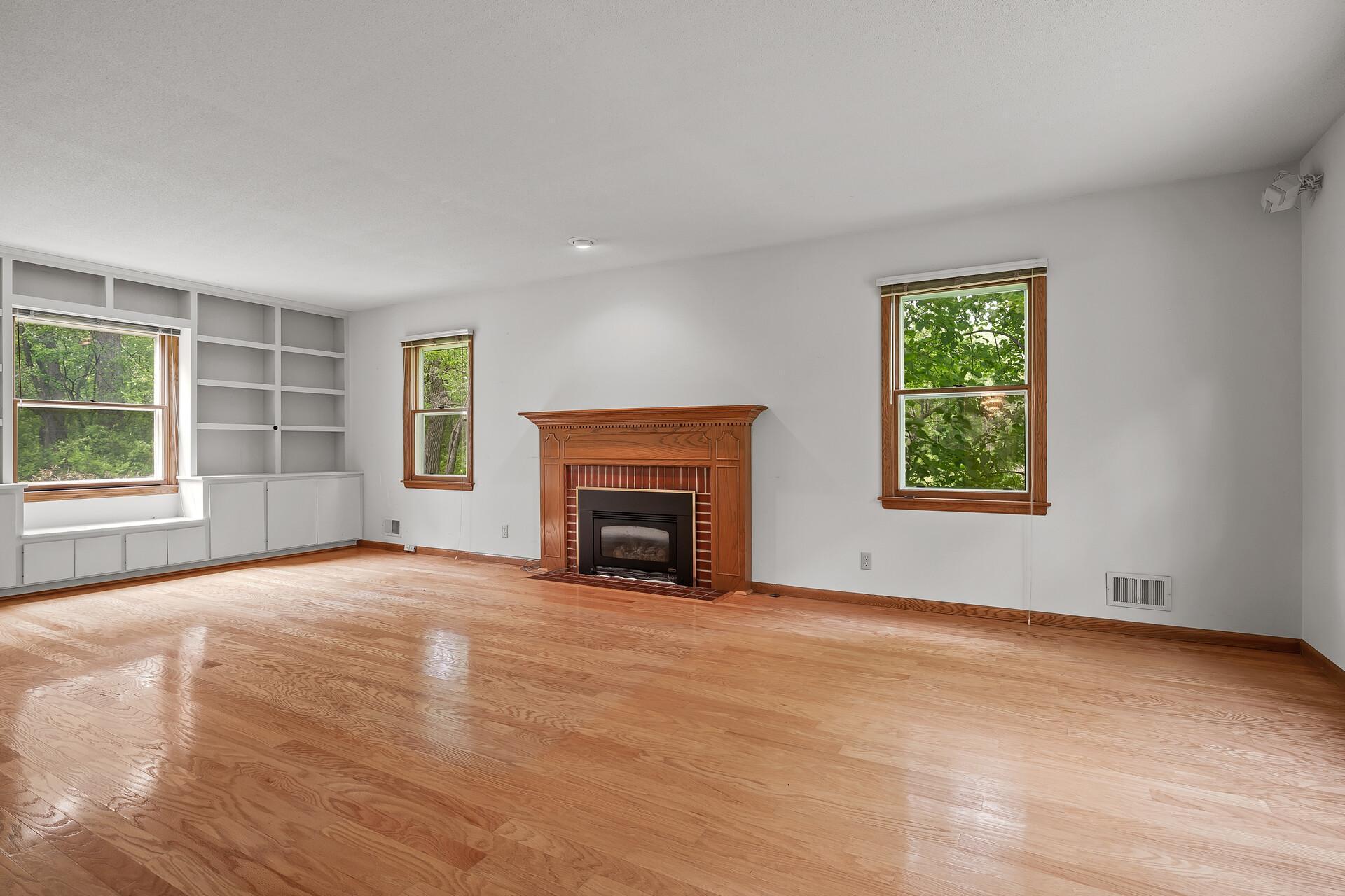 9 Woodhill Lane