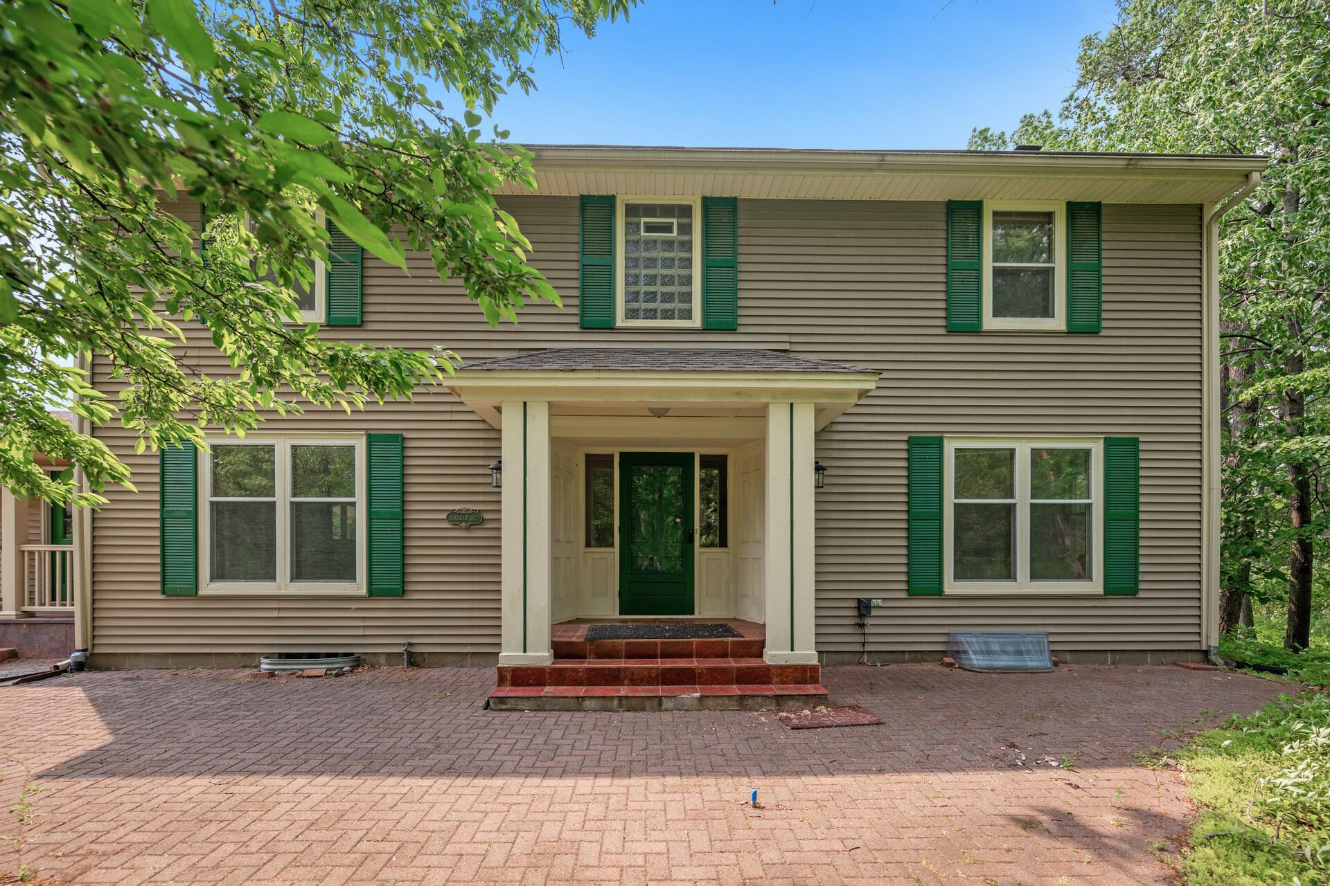 9 Woodhill Lane