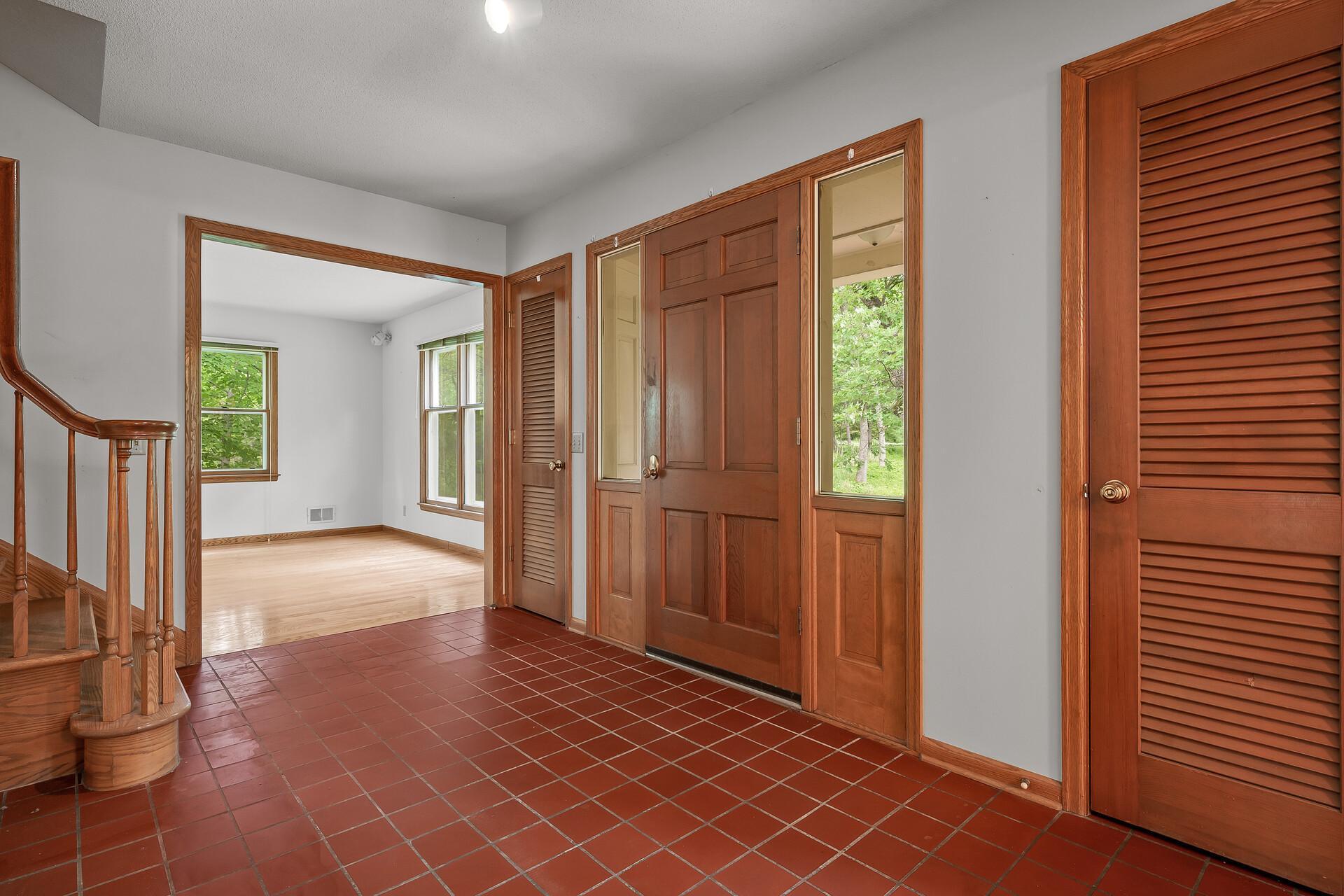 9 Woodhill Lane