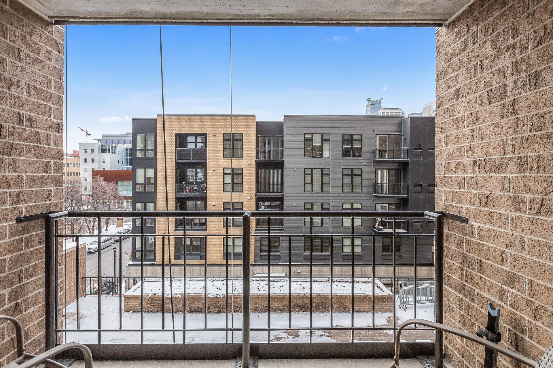 401 1st Street S Unit: 303