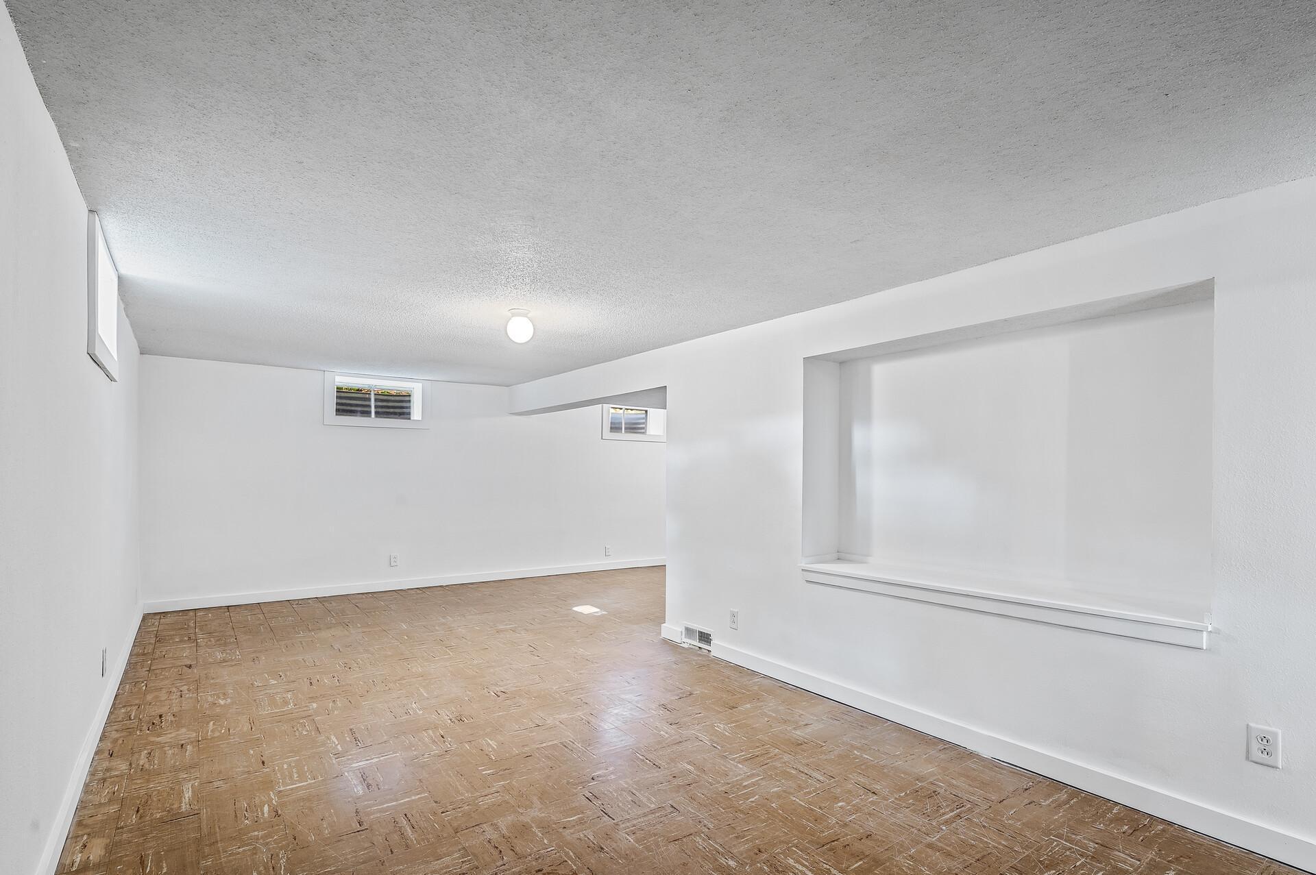 11212 Arrowhead Street NW