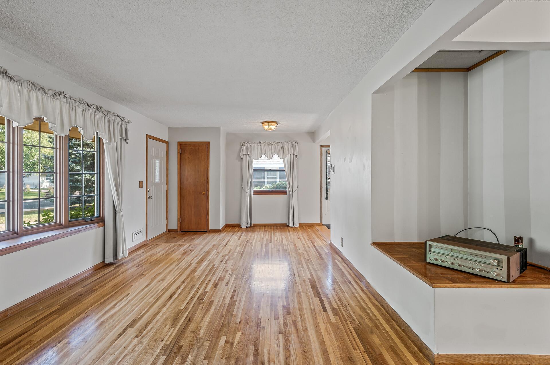 11212 Arrowhead Street NW