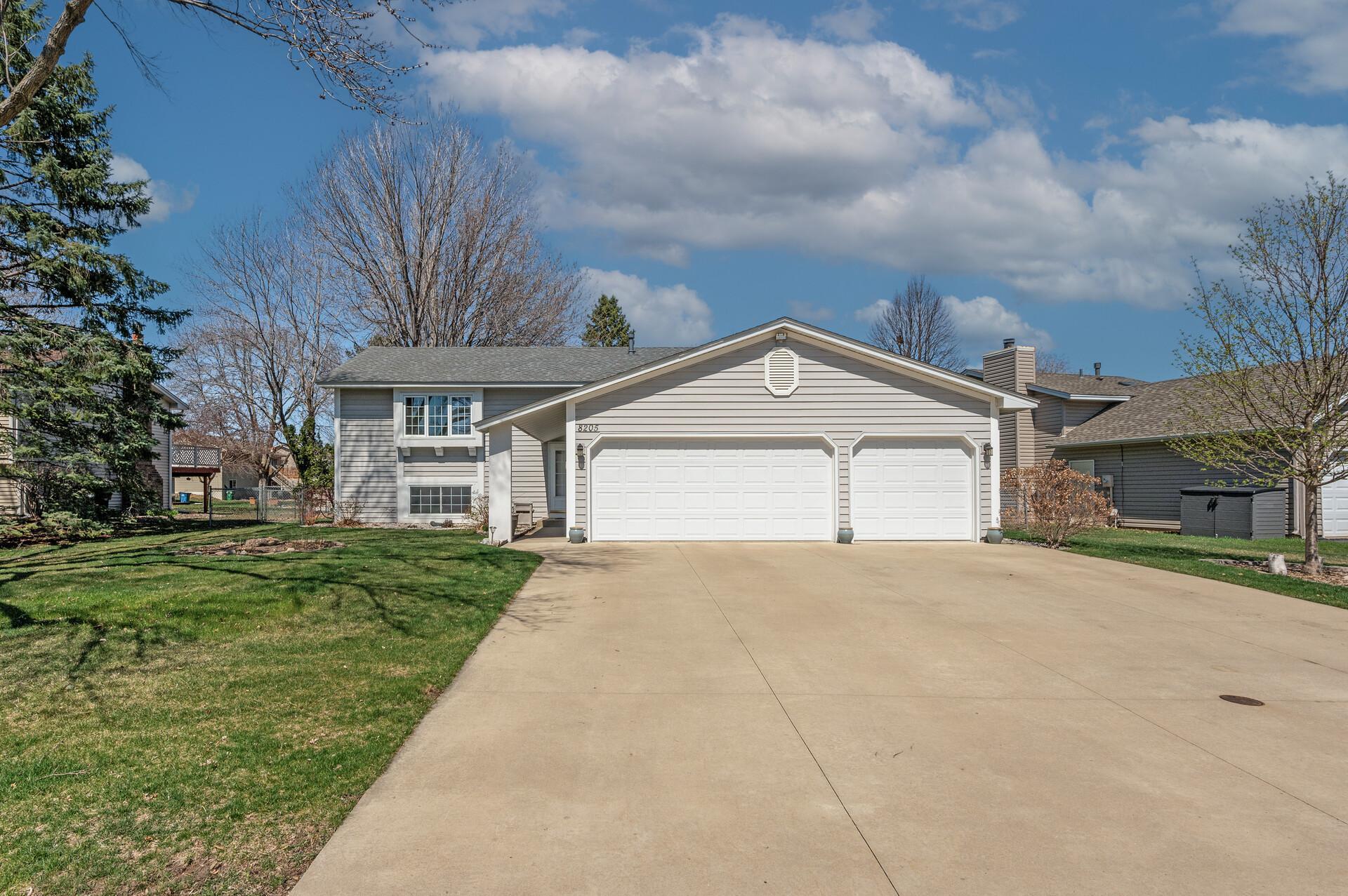 8205 Upper 145th Street W