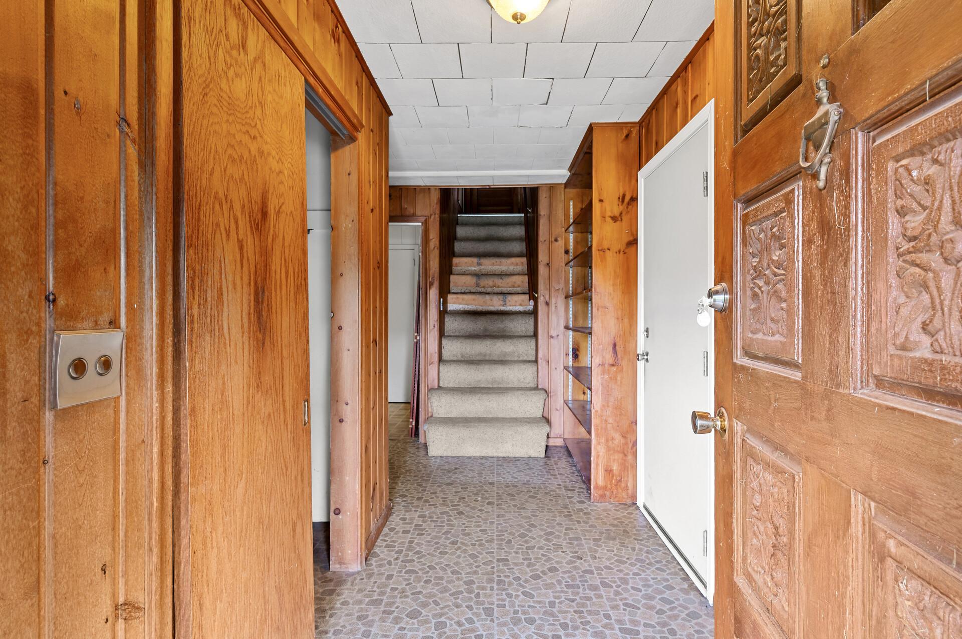 4456 Lexington Avenue N