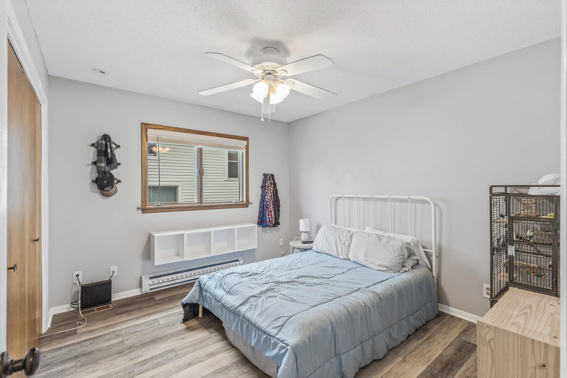 708 Hickory Street W