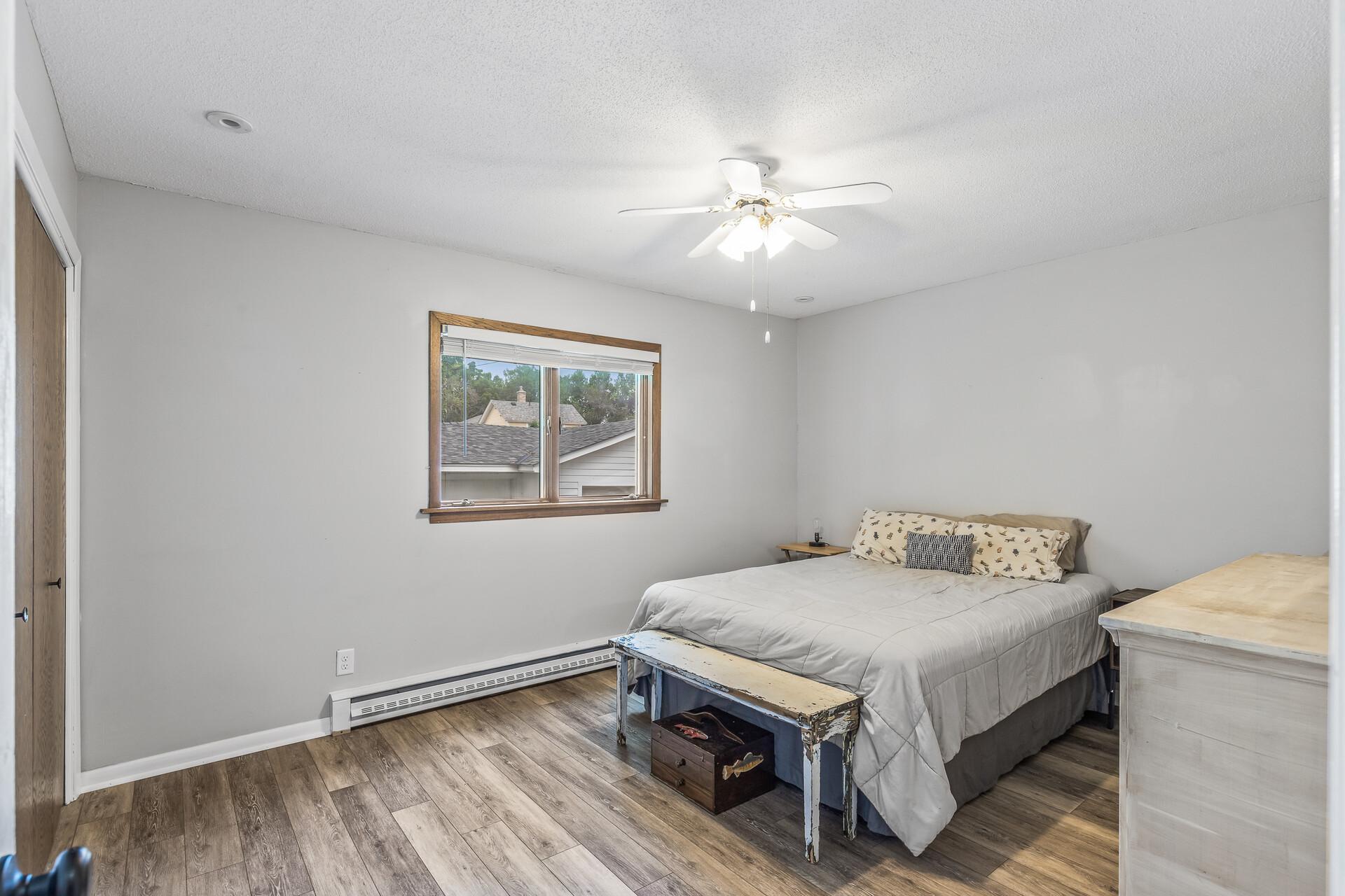 708 Hickory Street W