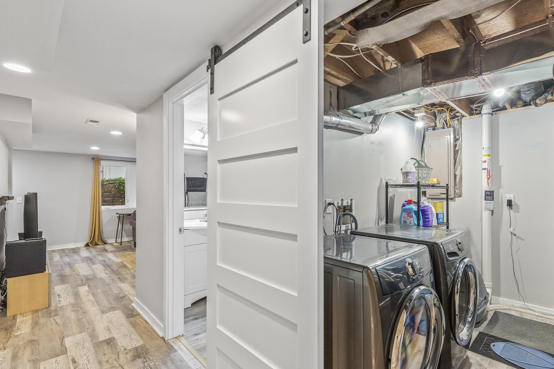 708 Hickory Street W