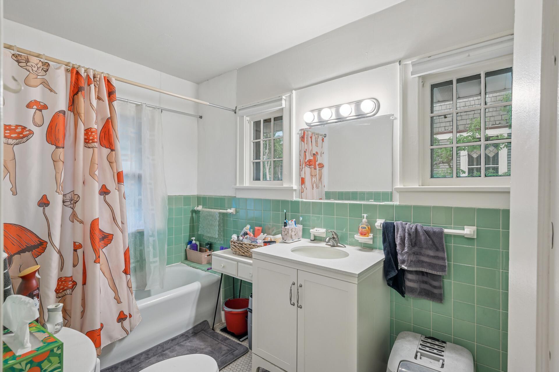 2 Melbourne Avenue SE