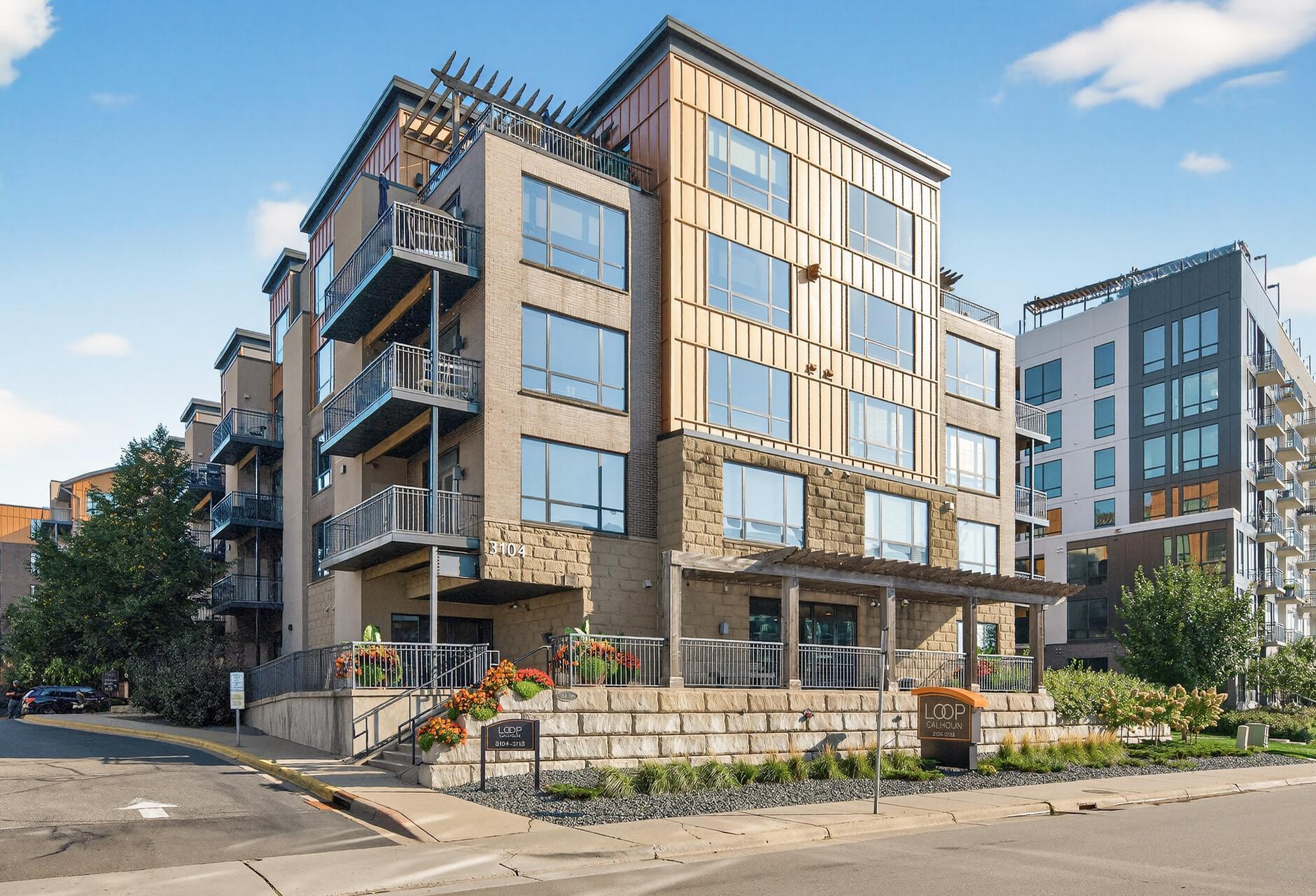 3104 W Lake Street Unit: 405