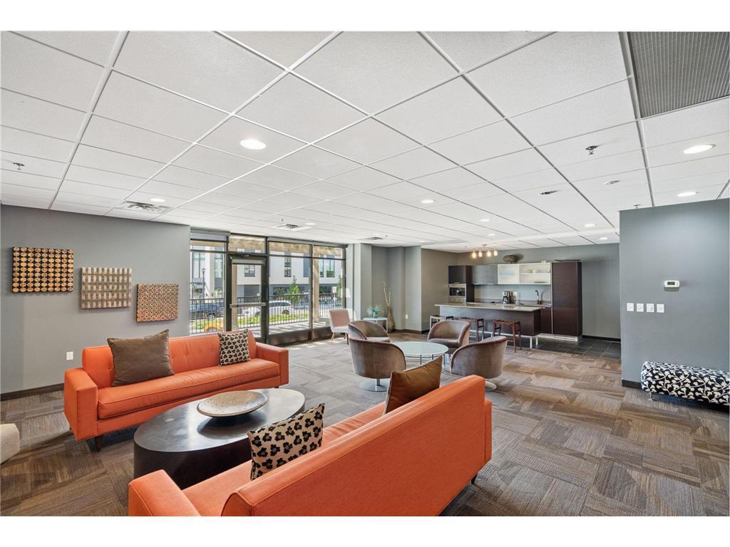 3104 W Lake Street Unit: 405