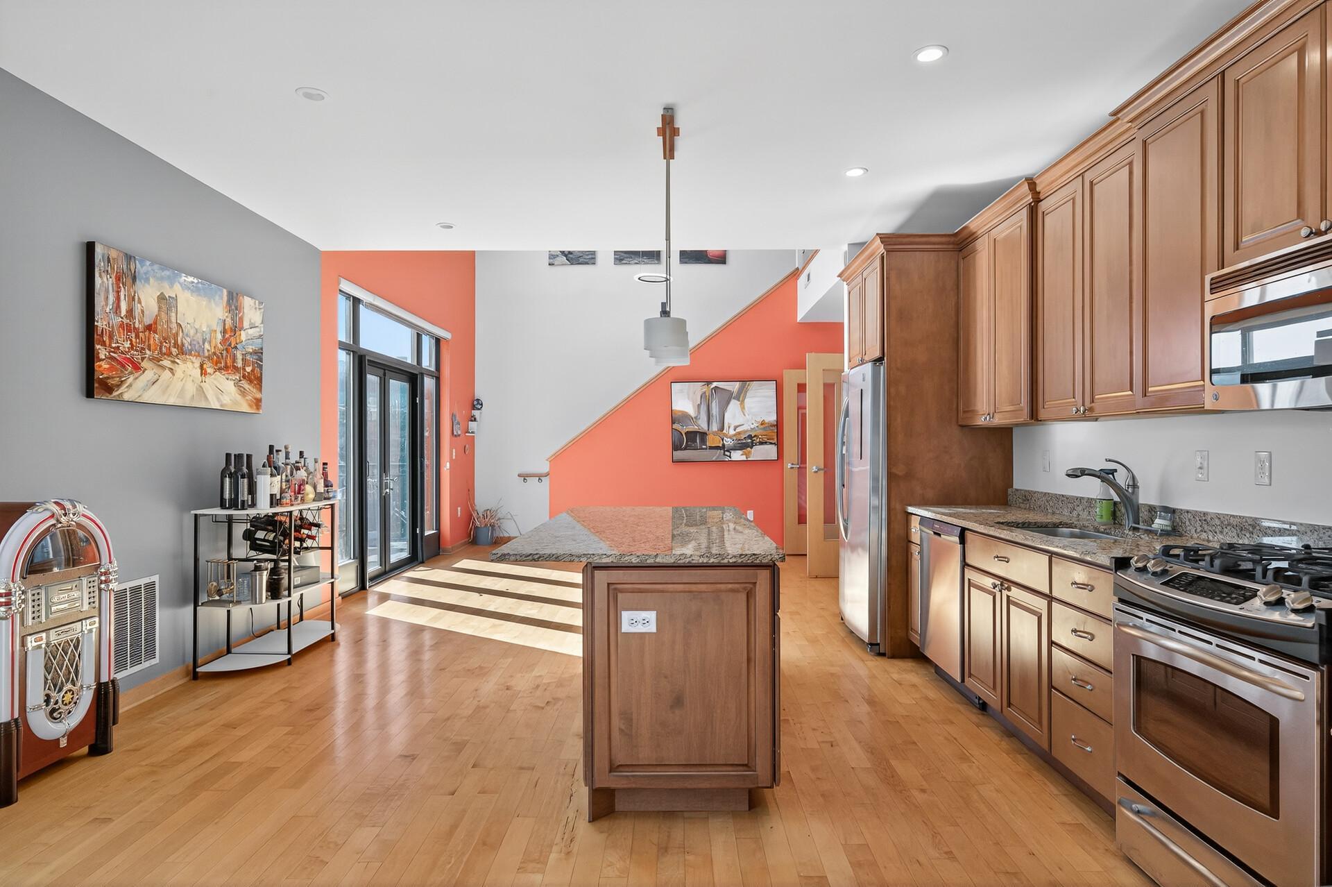 3104 W Lake Street Unit: 405