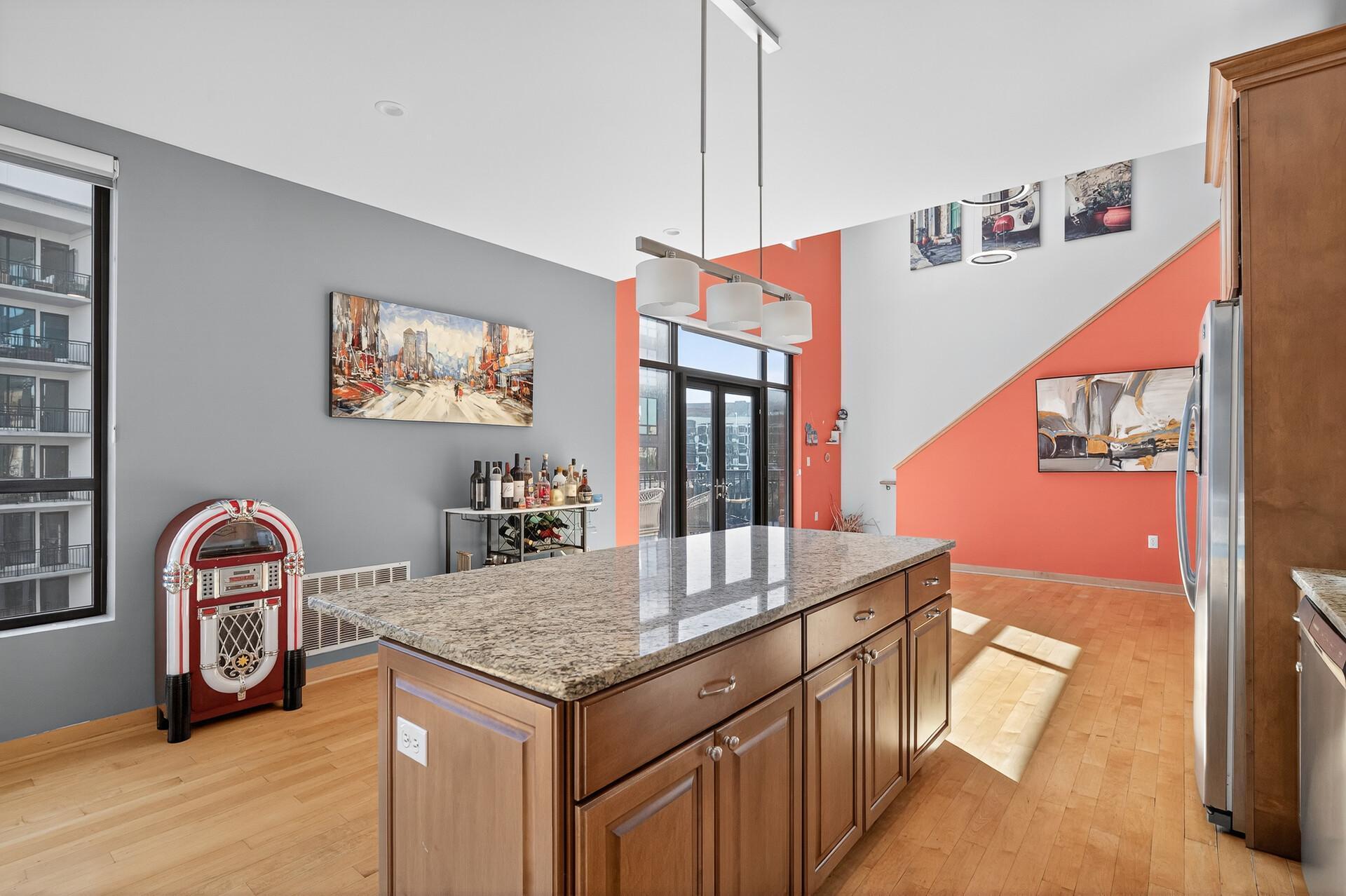 3104 W Lake Street Unit: 405